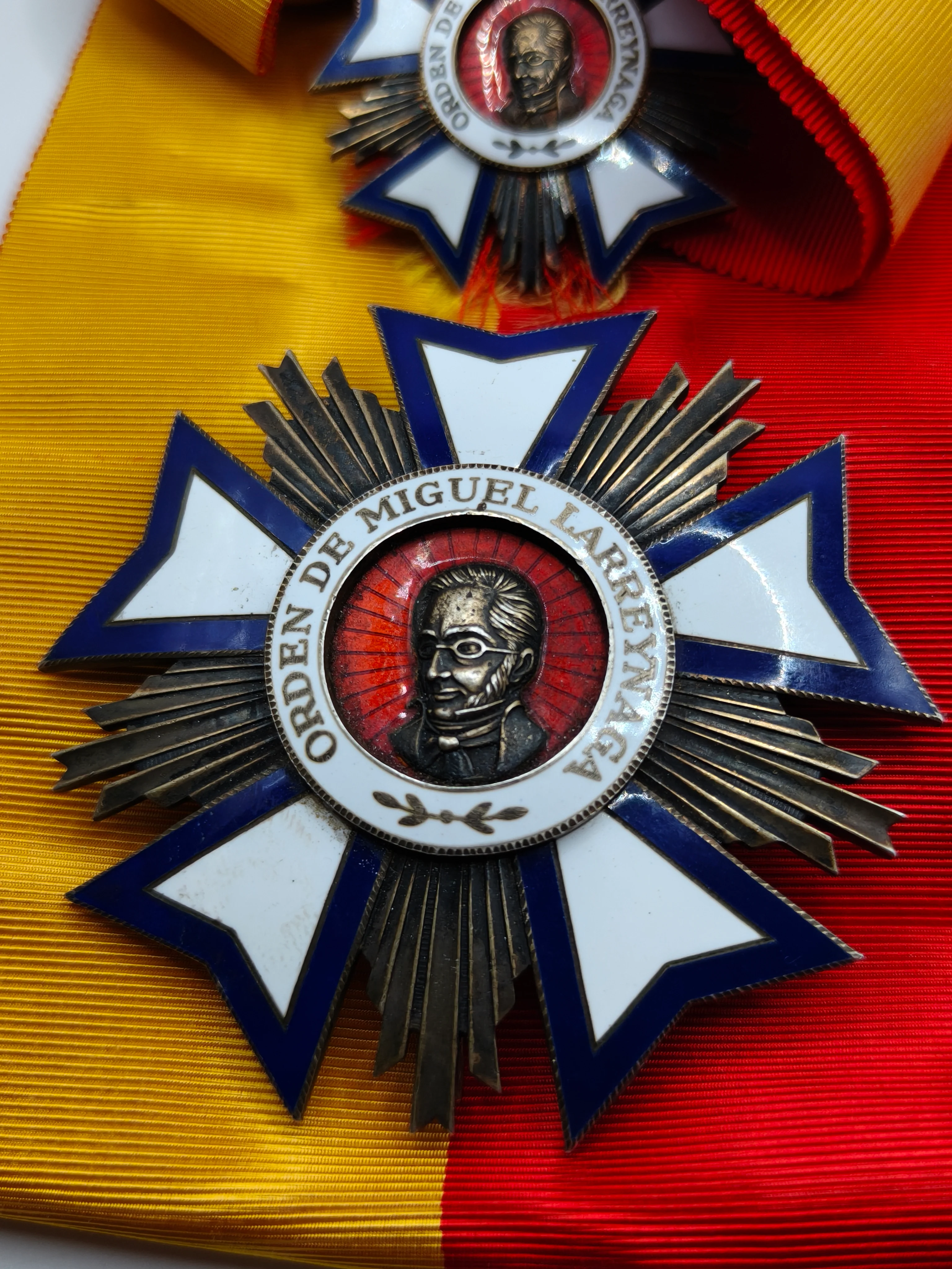 Orden de Miguel Larreynaga Gran Cruz (Nicaragua)