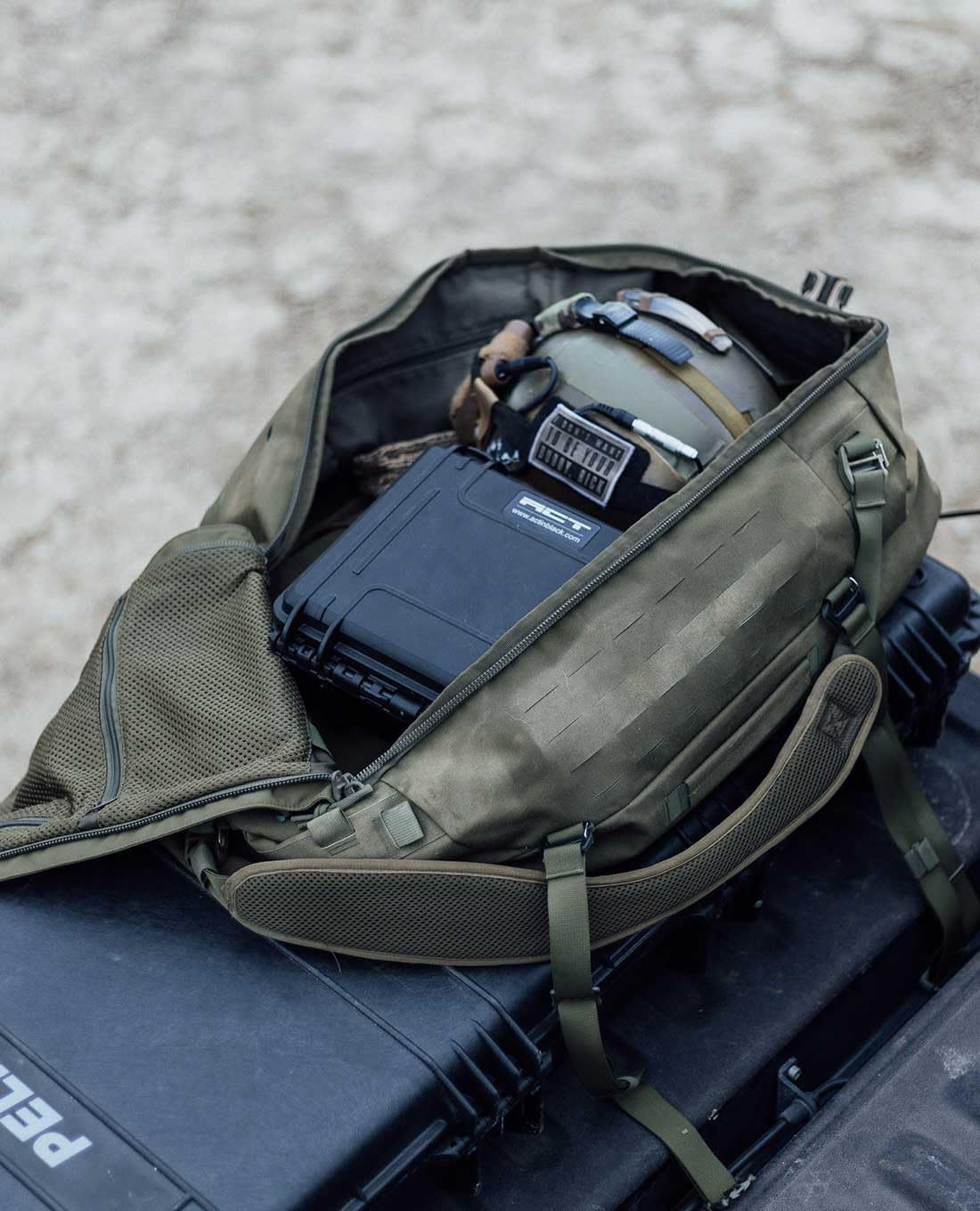 Tasmanian Tiger TT Duffel 45 L Taktische Reise-Tasche Duffel Bag für Herren mit Rucksack-Funktion und Molle-System, abschließbar, 45l Volumen
