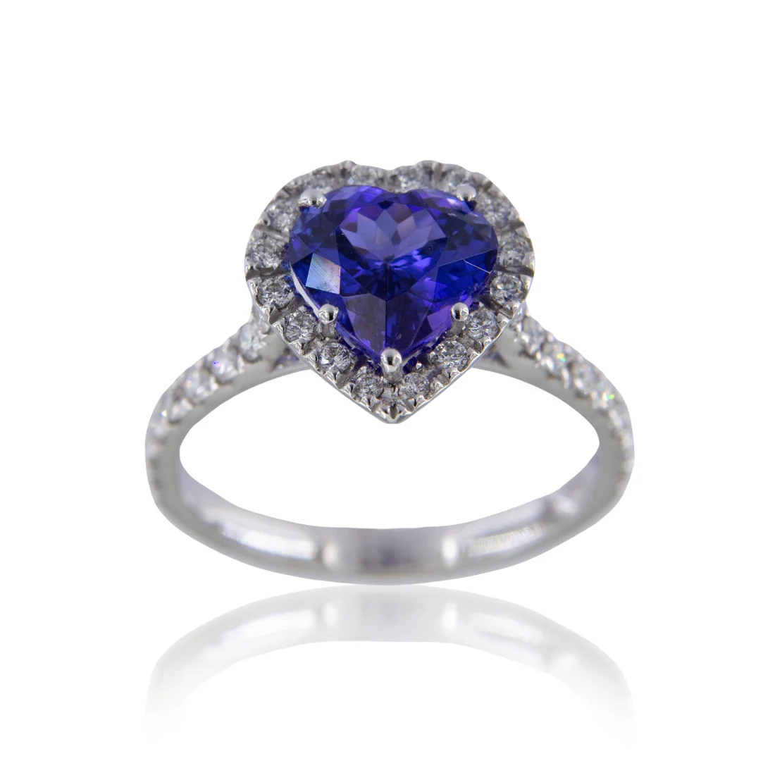 Anello tanzanite naturale taglio a cuore ct 2,70 e brillanti ct 0,55