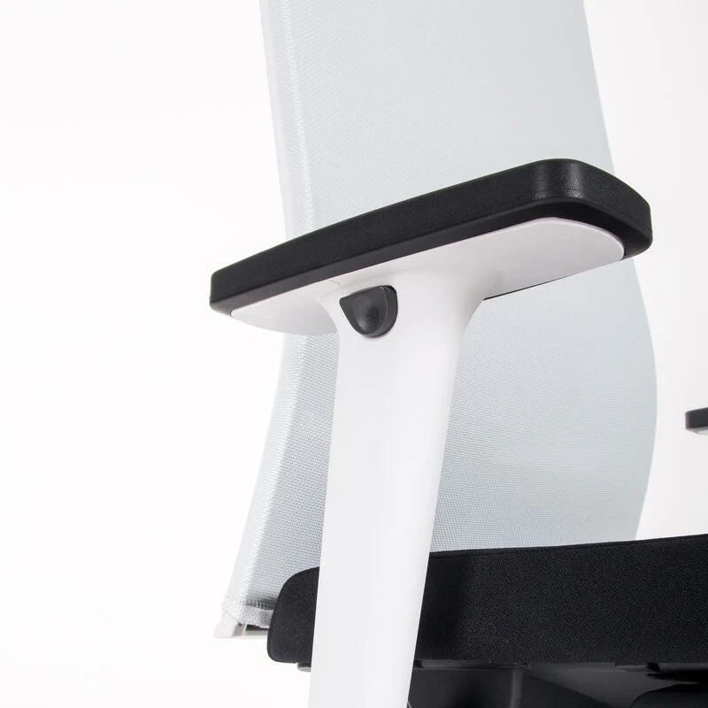 Sedia da ufficio ergonomica con schienale in rete lento Agilis Matrix MT12 EDIZIONE SPECIALE Pure Black