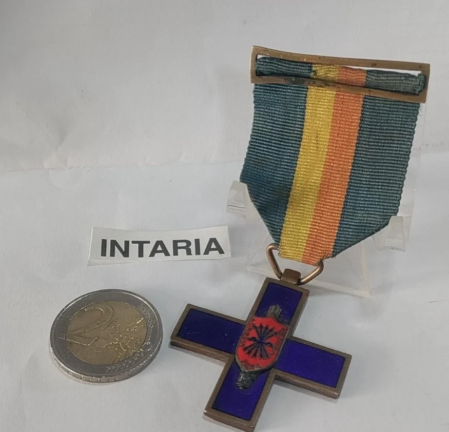 Red arrow cross. Italian volunteers. Civil war