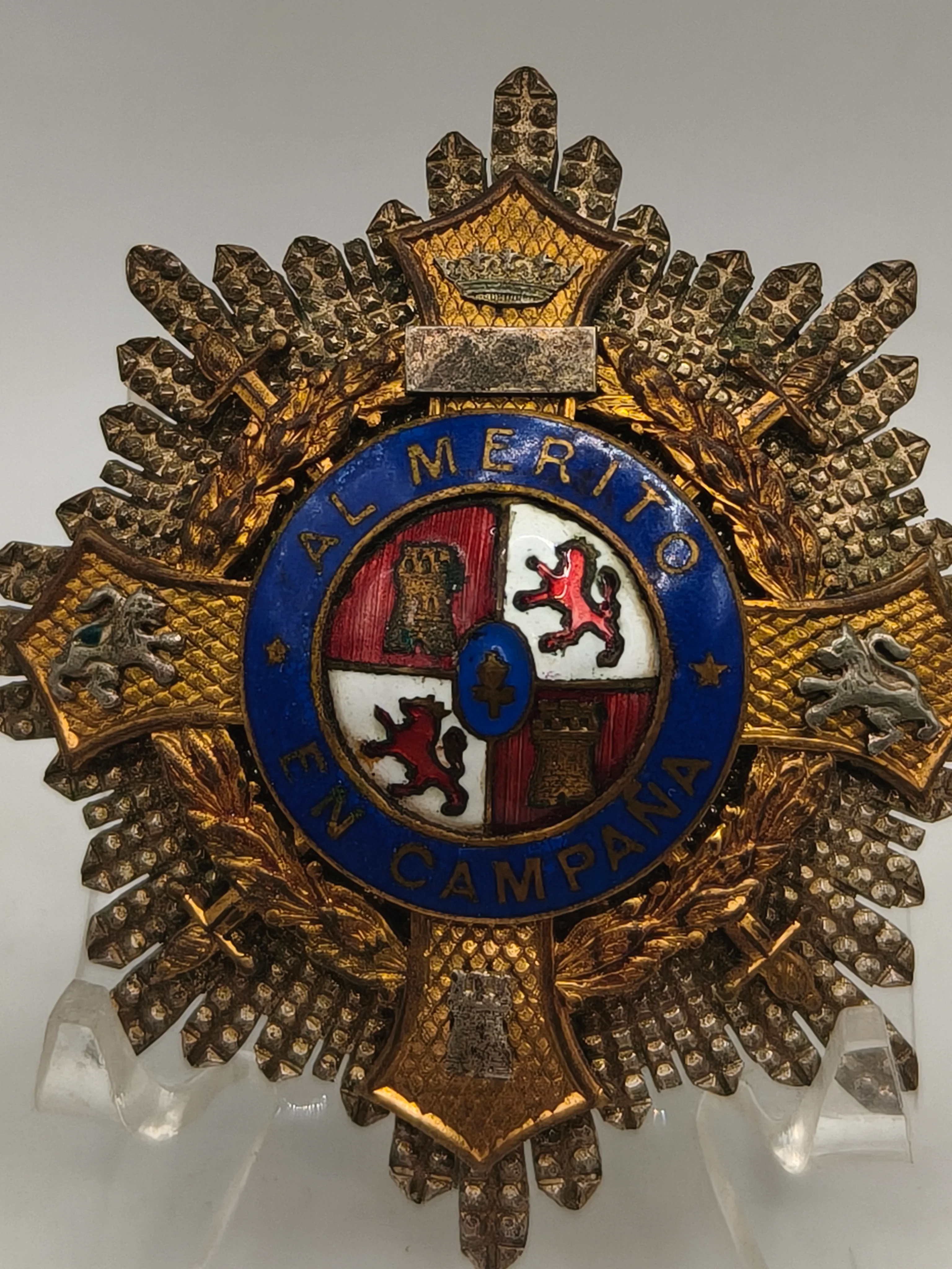 Cruz de Guerra Leones Rojos Modelo Castells