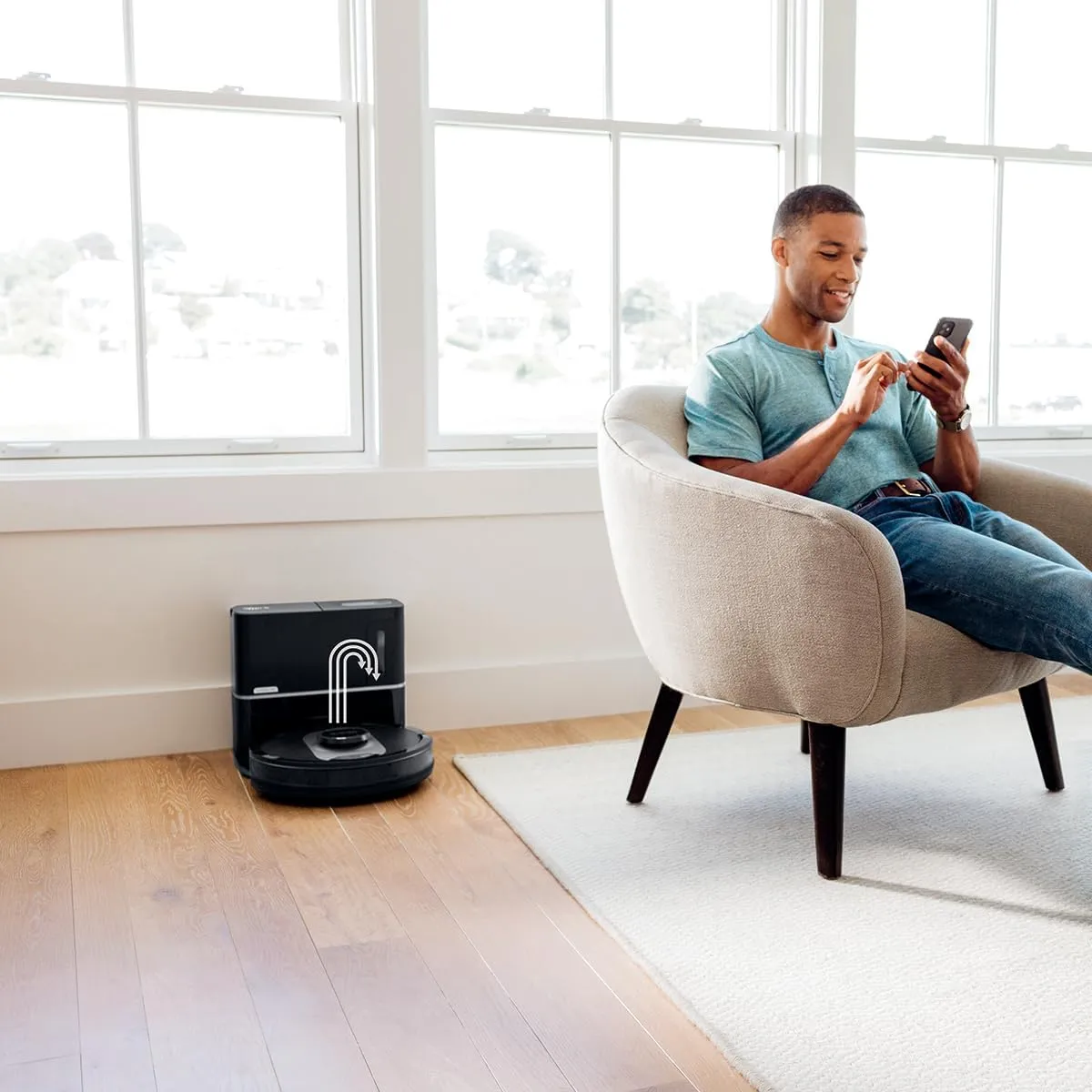 Super robotic vacuum cleaner, 30 day capacity bagless self empty base, WiFi, Alexa compatible, black/silver