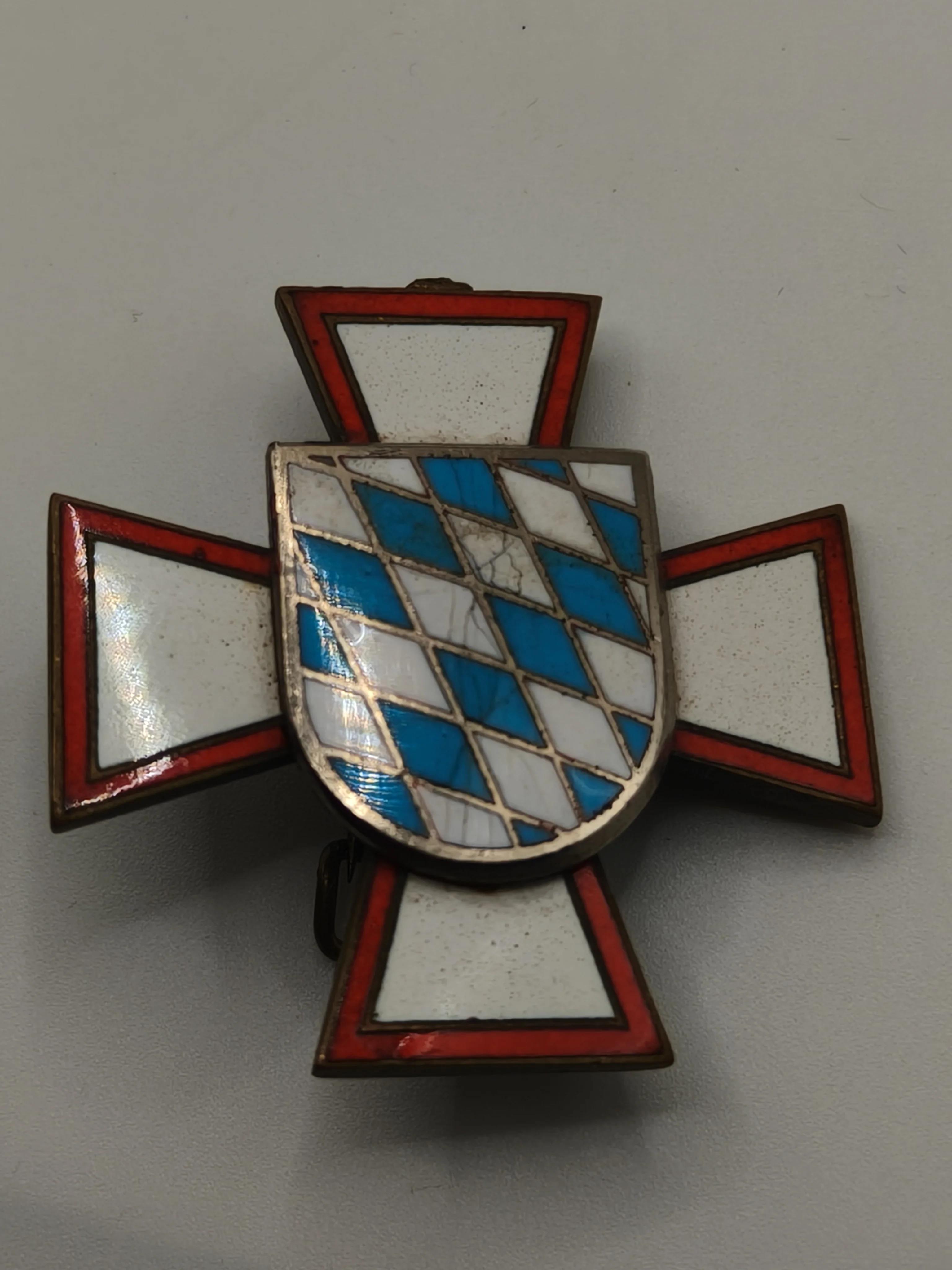 Badge excombatients of Baviera. Germany