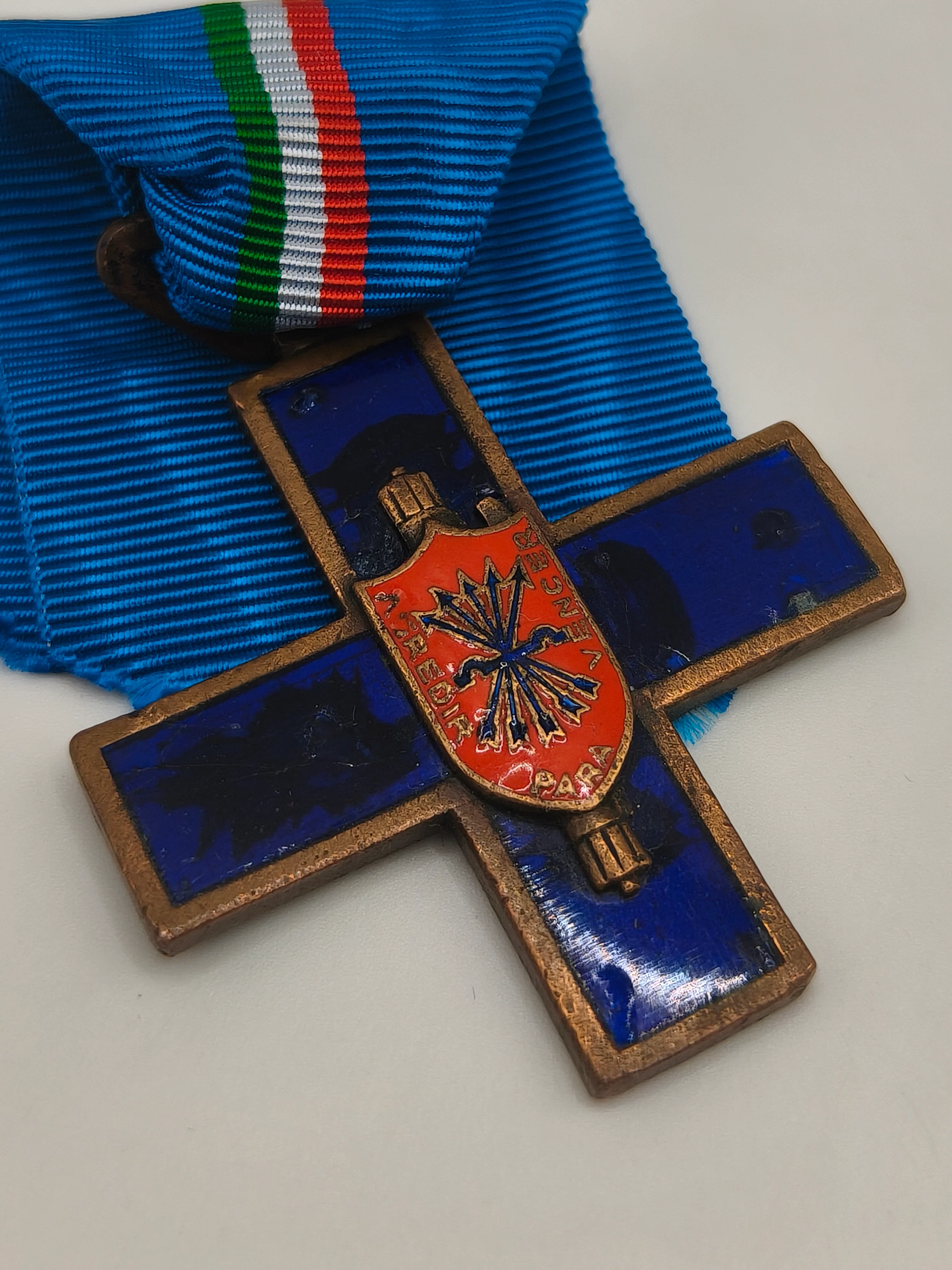 Medalla Cruz Tropas italianas Flechas Azules. Guerra civil espa?ola.