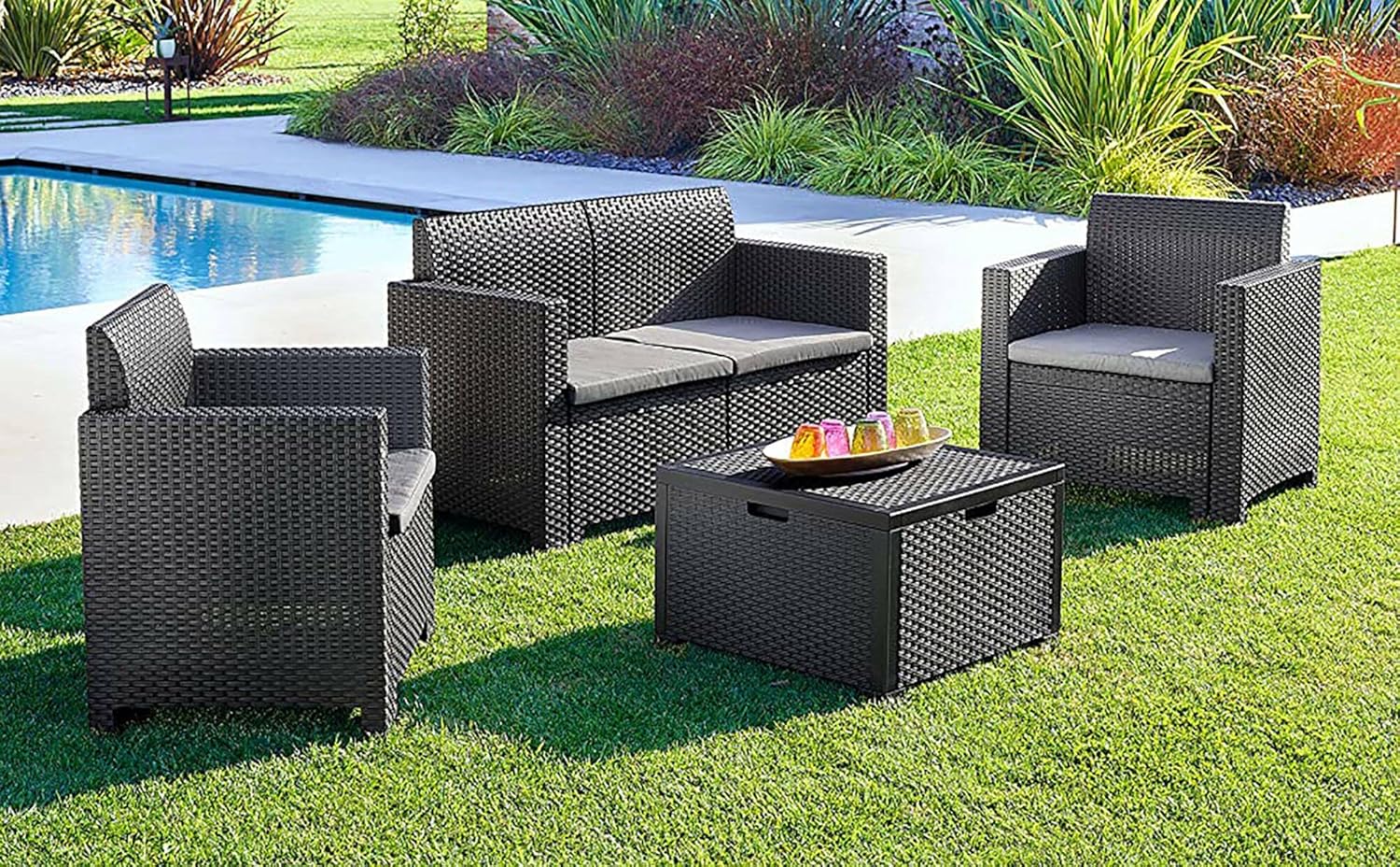 Dmora - Set salotto da esterno Venere, Set da giardino con cuscini, Salottino indoor e outdoor effetto rattan, 100% Made in Italy, Antracite