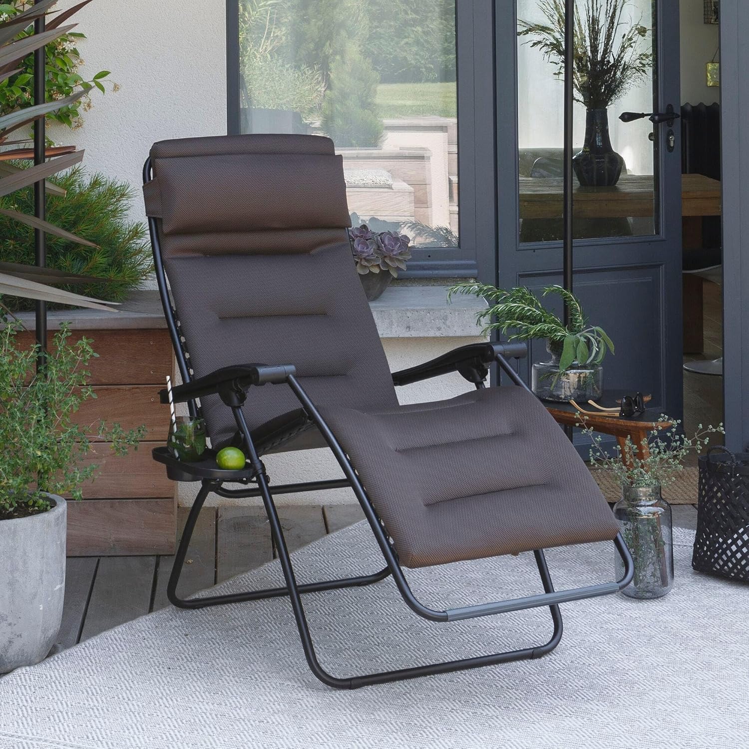 Lafuma MOBILIER - Gepolsterter Relaxsessel Zero Gravity RSX Clip - Klappbare Liege für Garten & Innenbereich - Widerstandsfähiges AirComfort-Gewebe - Vielseitiger, Höchster Komfort - Braun Taupe