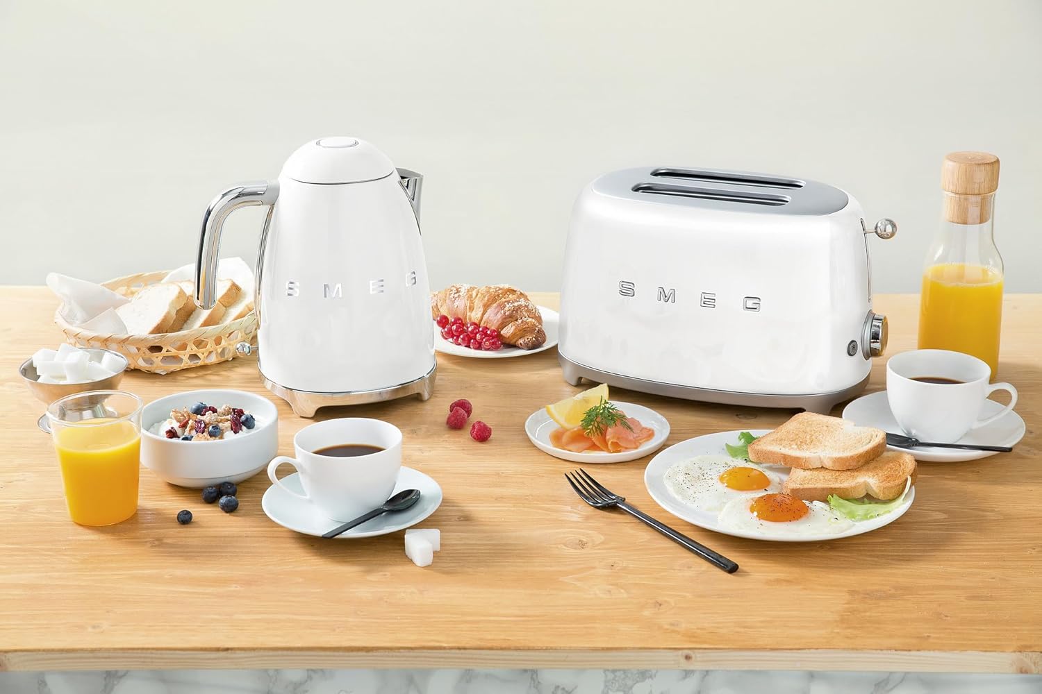 Smeg, 2x2 TSF01CREU -Toaster, 2 Schlitze für 2 Scheiben, 6 Vergoldungsniveaus, Heizfunktion, Abtau- und Bagel- Funktion, Sammelschublade, 950W, Creme