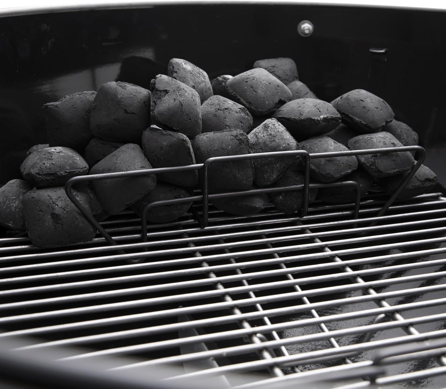 Weber Master-Touch Holzkohlegrill, 66 cm, Schwarz