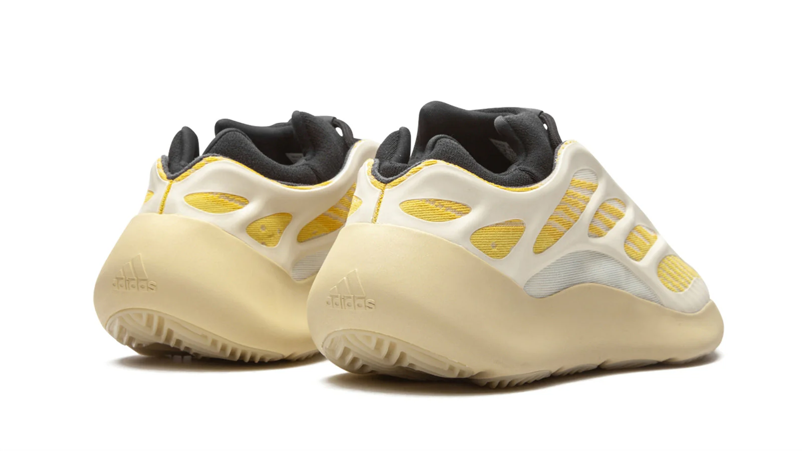 YEEZY 700 V3 