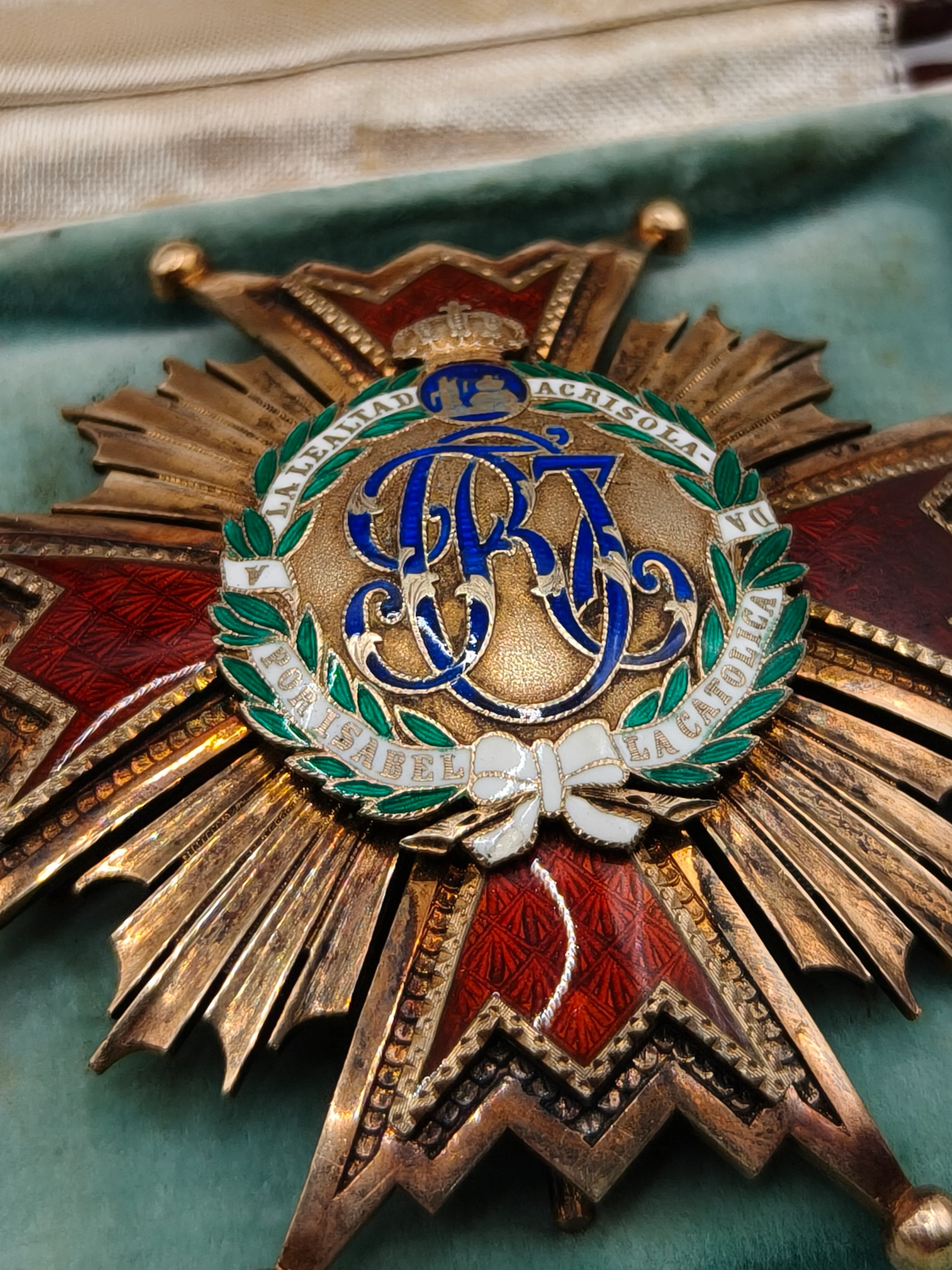Placa orden encomendador Isabel la Cat��lica. Alfonso XIII Espa?a