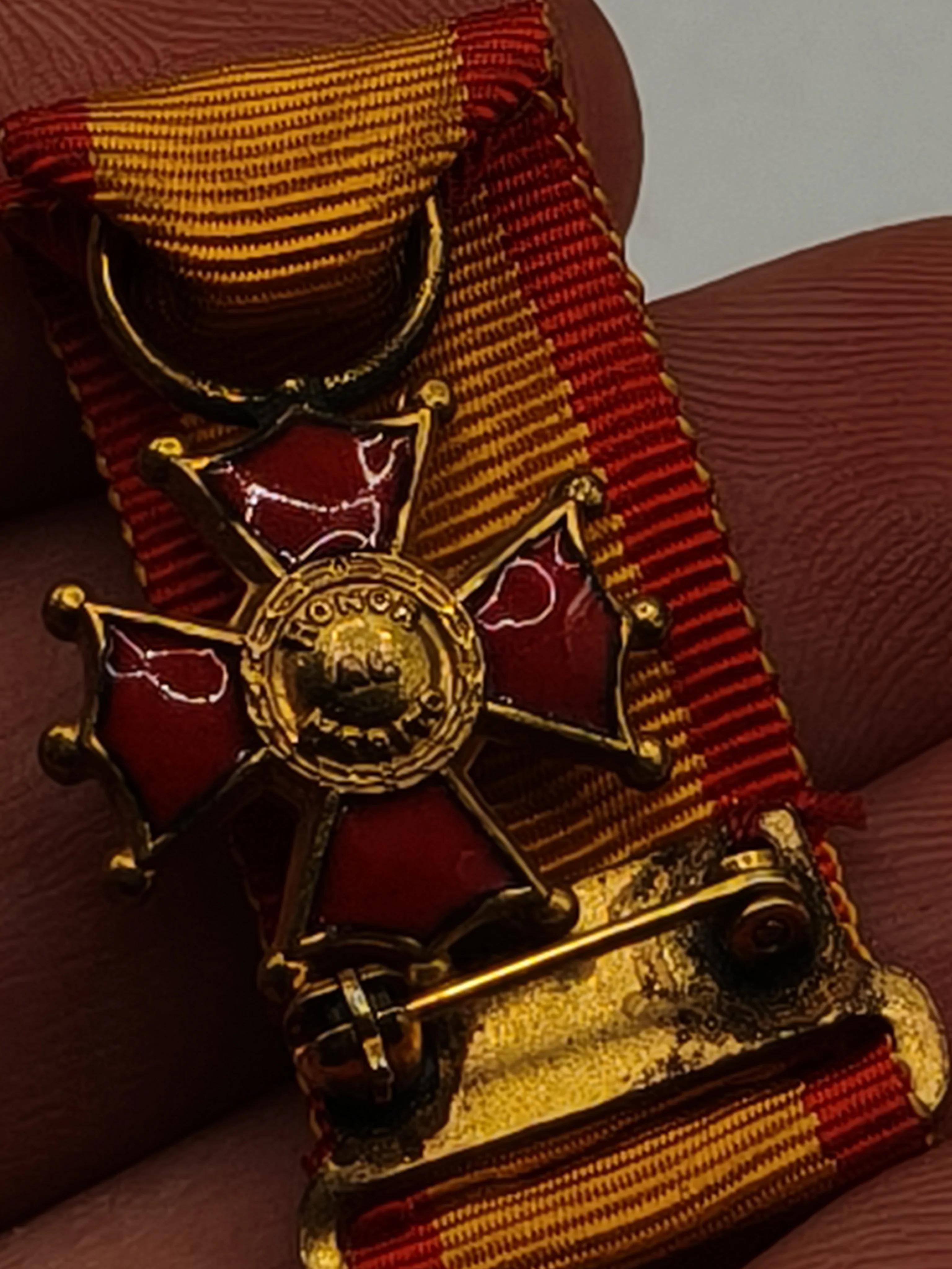 Medalla miniatura orden M��rito. Venezuela