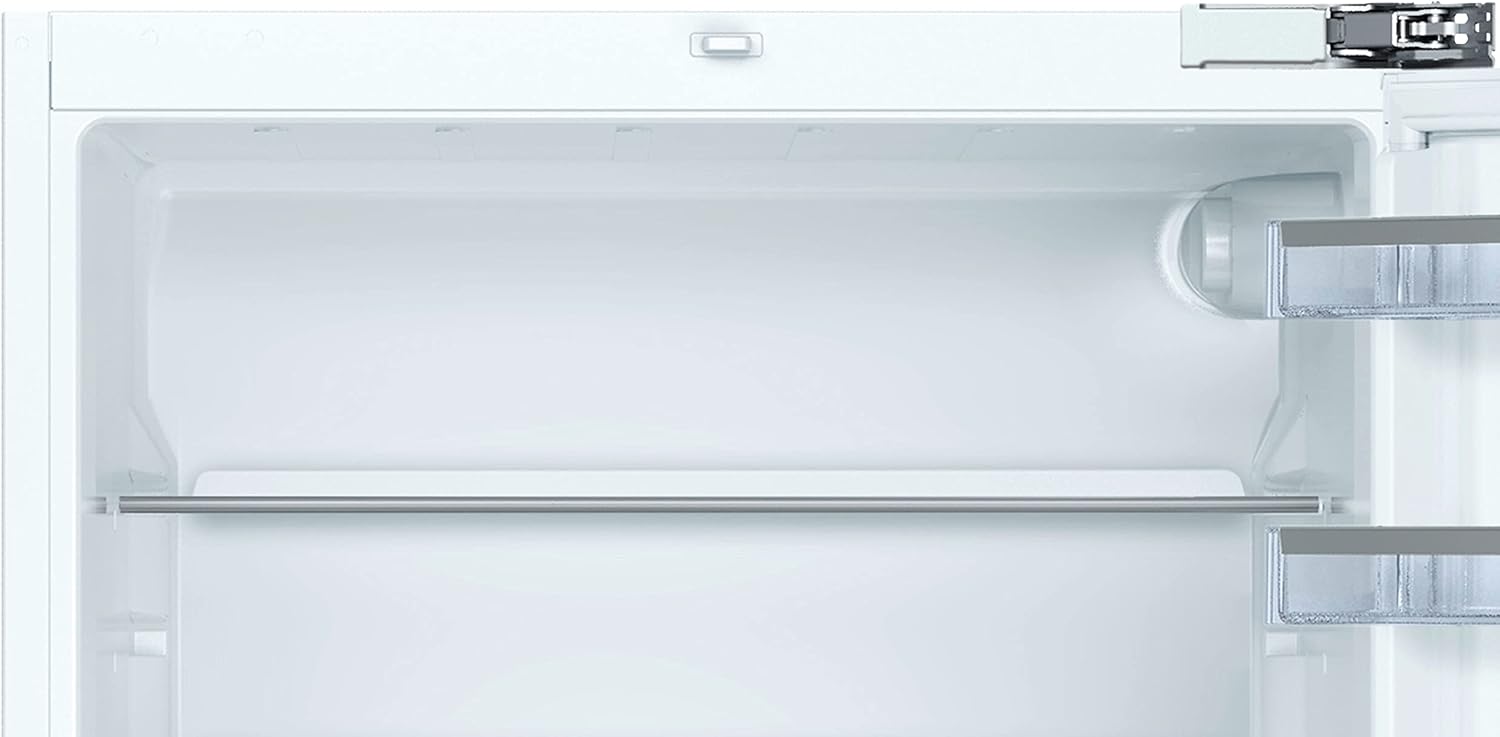 Bosch KUL15AFF0 Serie 6 Unterbau-Kühlschrank, 82 x 60 cm Nische, 123 L, Flachscharnier, Made in Germany, LED-Beleuchtung gleichmäßige Ausleuchtung, MultiBox Lagerung von Obst und Gemüse