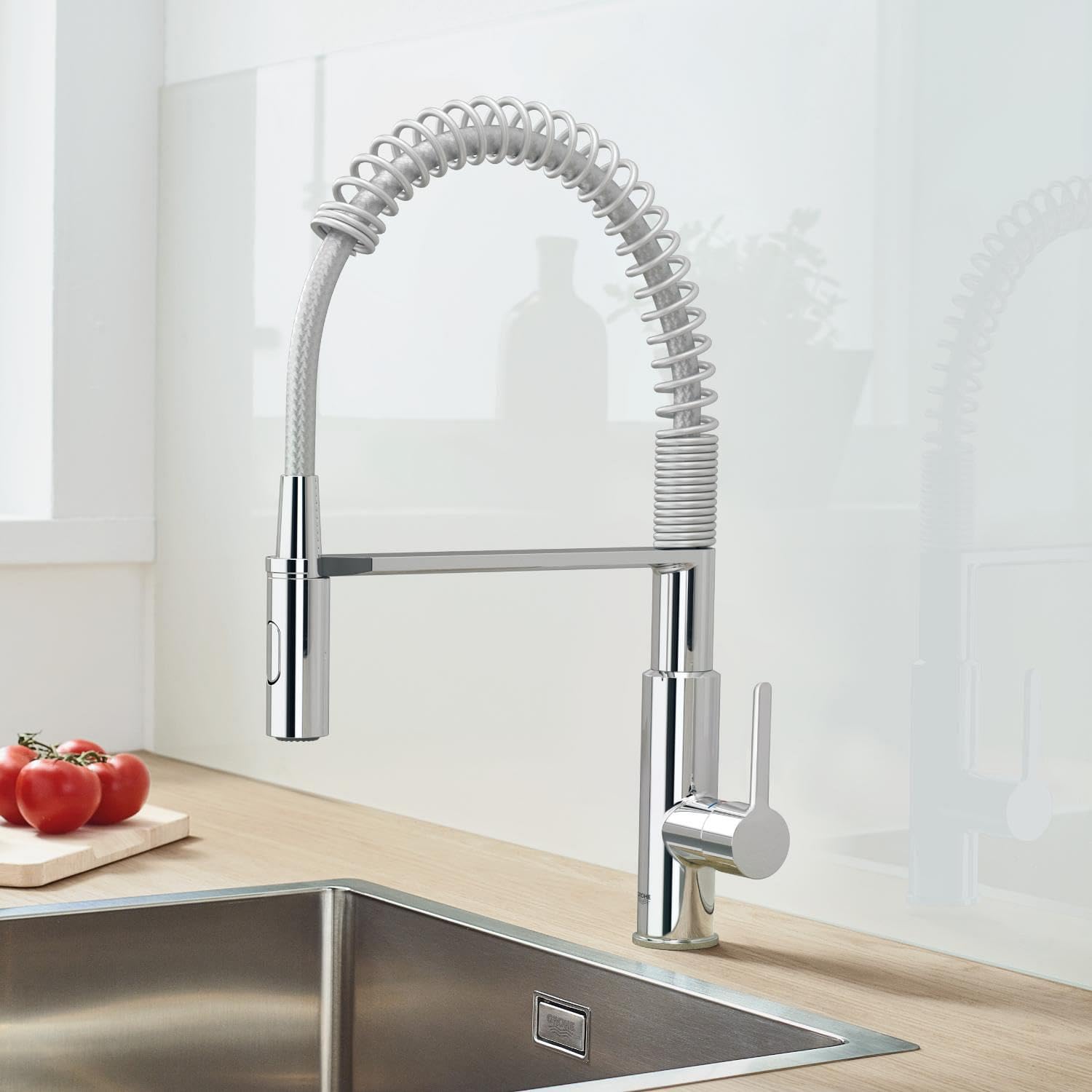 Küchenarmatur 30361000 mit herausziehbarer Brause 2 Strahlarten 360° schwenkbar 35-mm-Keramikkartusche Temperaturbegrenzer Chrom