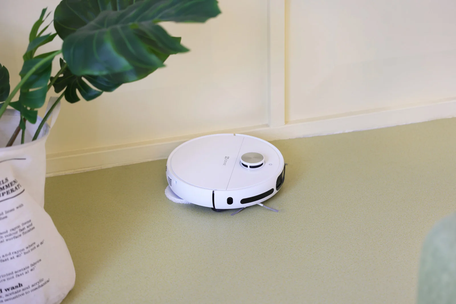 Ezviz RS20 PRO Robot Aspirapolvere Lavapavimenti Wi-Fi 7200Pa Bianco
