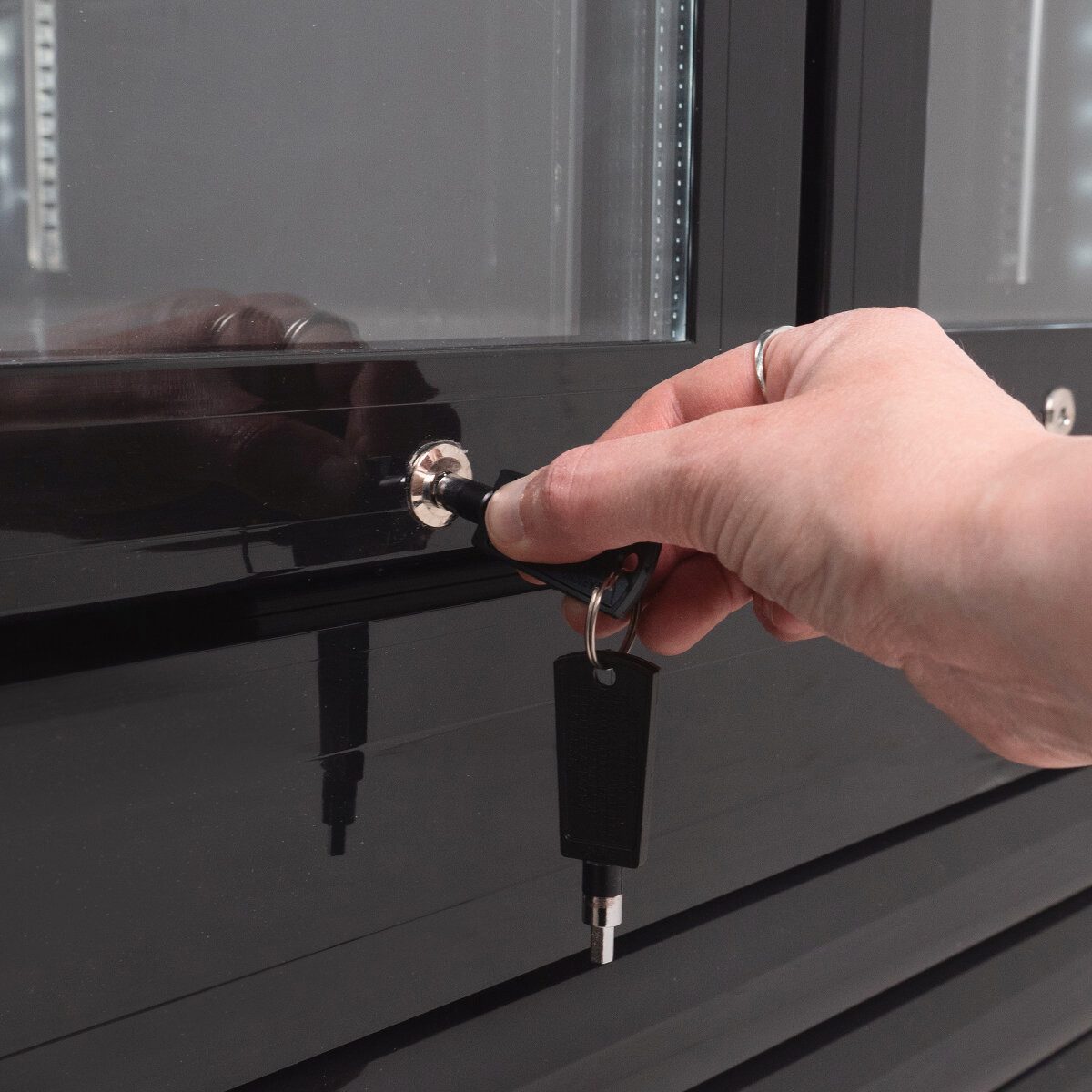 Getränkekühlschrank Getränkekühlschrank 630 - Leuchtaufsatz, 2 Türen, schwarz, LED