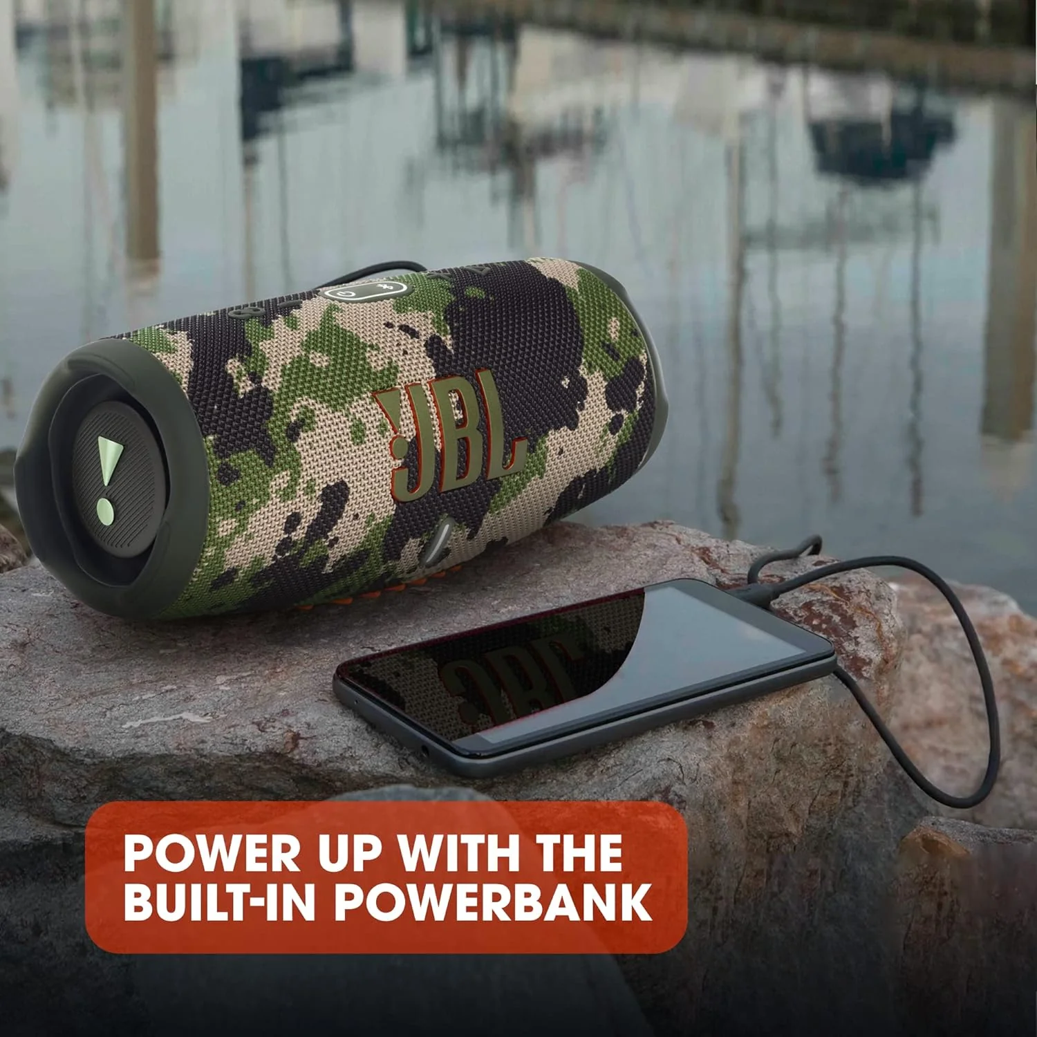 JBL Charge 5 Bluetooth-Lautsprecher in Schwarz �C Wasserfeste, portable Boombox mit integrierter Powerbank �C Eine Akku-Ladung f��r bis zu 20 Stunden kabellosen Musikgenuss