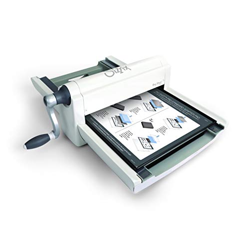 Sizzix Big Shot PRO, Macchina Manuale per Taglio e Rilievo con Accessori Standard e punteruolo, Formato A3 (33 cm), Acciaio Inossidabile, Bianco/Grigio, 31 x 51.5 x 70 cm : Casa e cucina