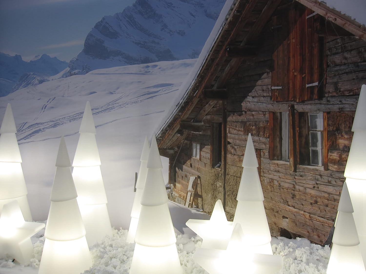 8 seasons design Shining Tree 3D LED Weihnachtsbaum rund (100 cm, weiß) E27 Fassung inkl. Leuchtmittel warmweiß, großer beleuchteter Tannenbaum, Weihnachtsdeko XXL, Winterdeko, für außen + innen
