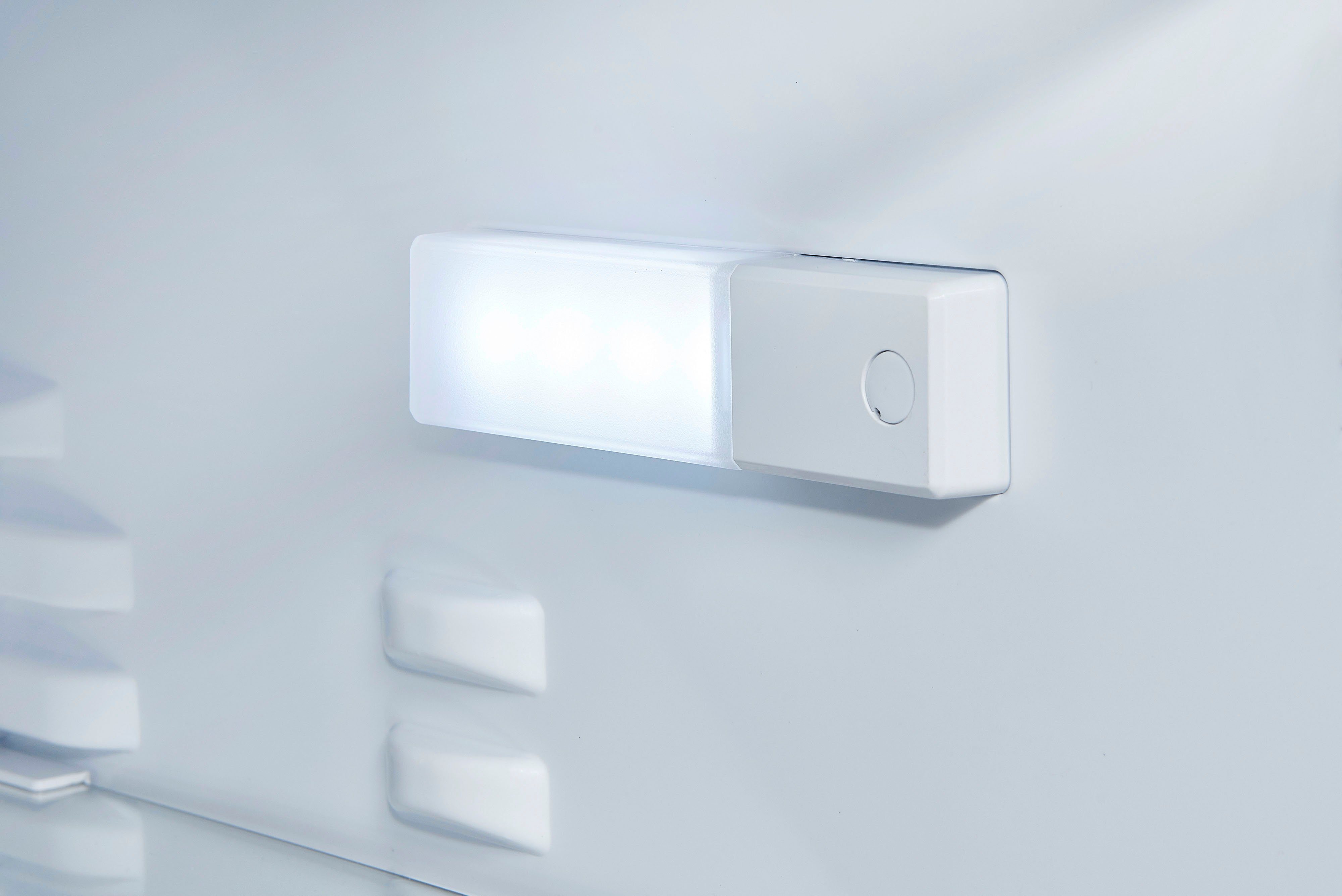 Einbaukühlschrank UKS140-V-FE-010E