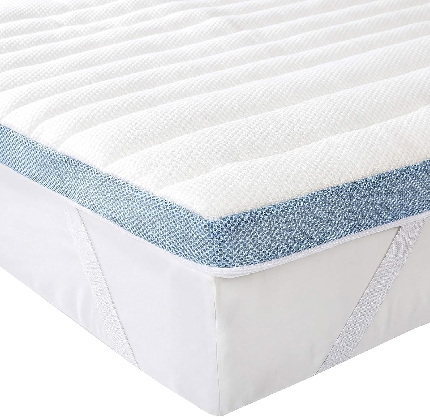 Amazon Basics Single Topper 80 x 190 cm Memory Foam, 5 cm Mattress Protector with Elastic Corners, White