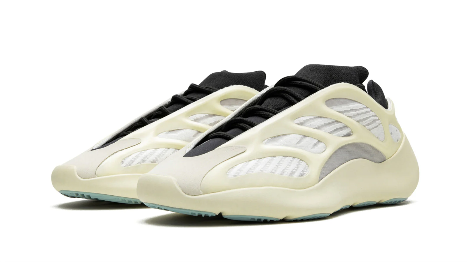 YEEZY 700 V3 
