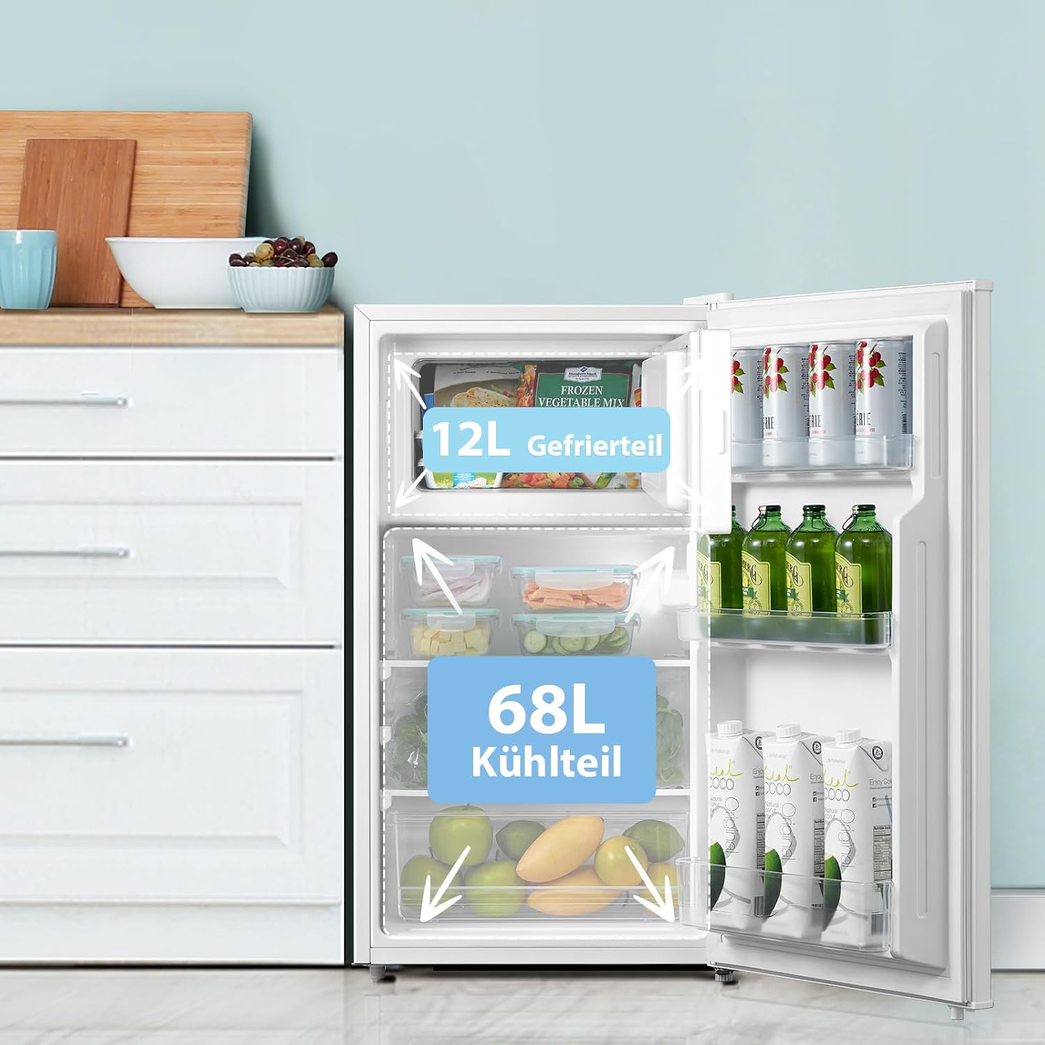 Comfee RCD80WH3(E) Kühlschrank mit Gefrierfach, 80L Kleiner Kühlschrank, Obst- und Gemüsefach, 84.5 cm Höhe, 47.5 cm Breite, 110 kWh pro Jahr, Einstellbare Temperaturregelung, verstellbare Füße, weiß