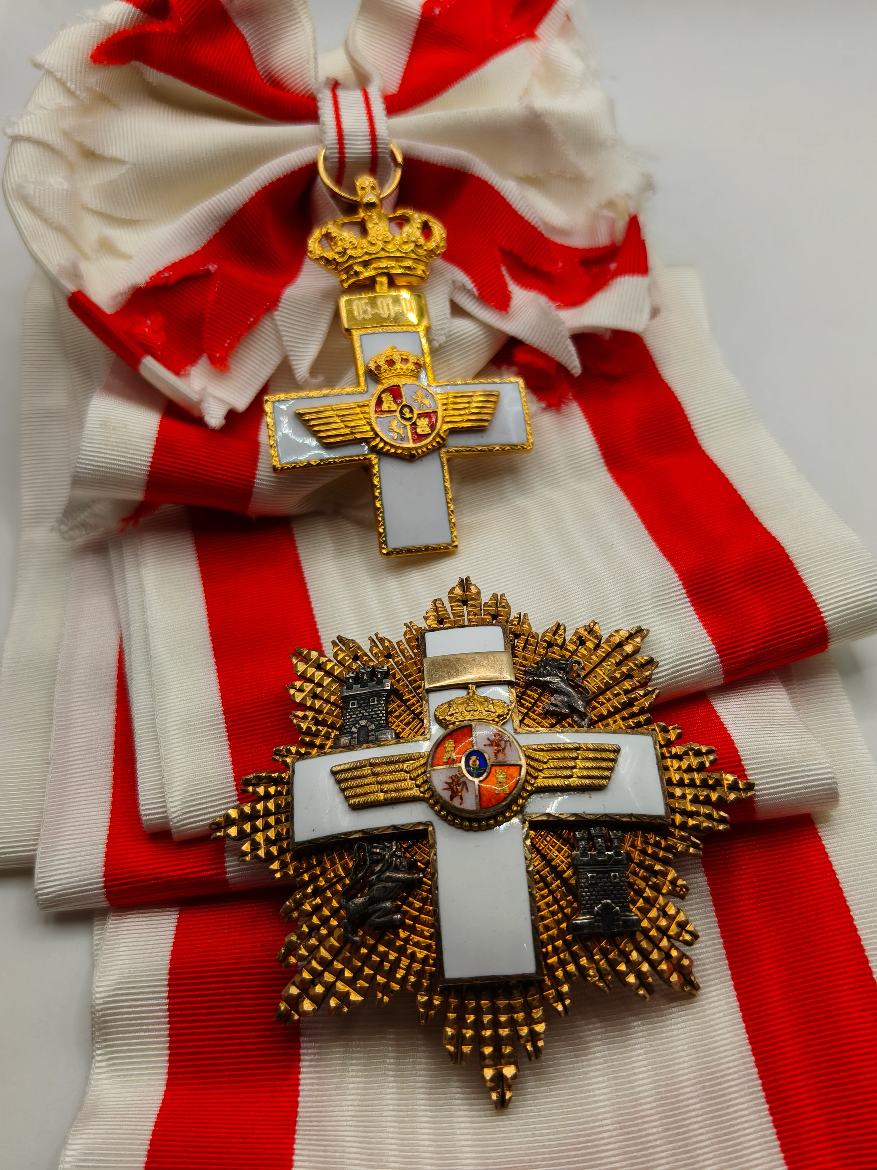 Gran cruz orden M��rito A��reo . Espa?a