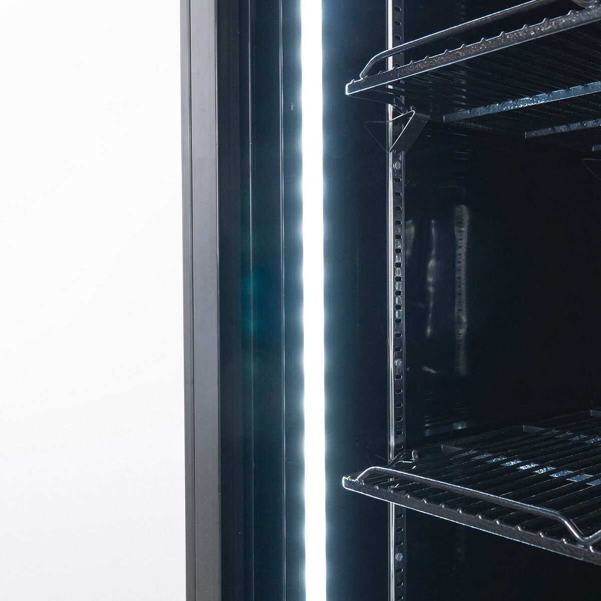 Getränkekühlschrank Getränkekühlschrank 630 - Leuchtaufsatz, Schiebetüren, schwarz, LED