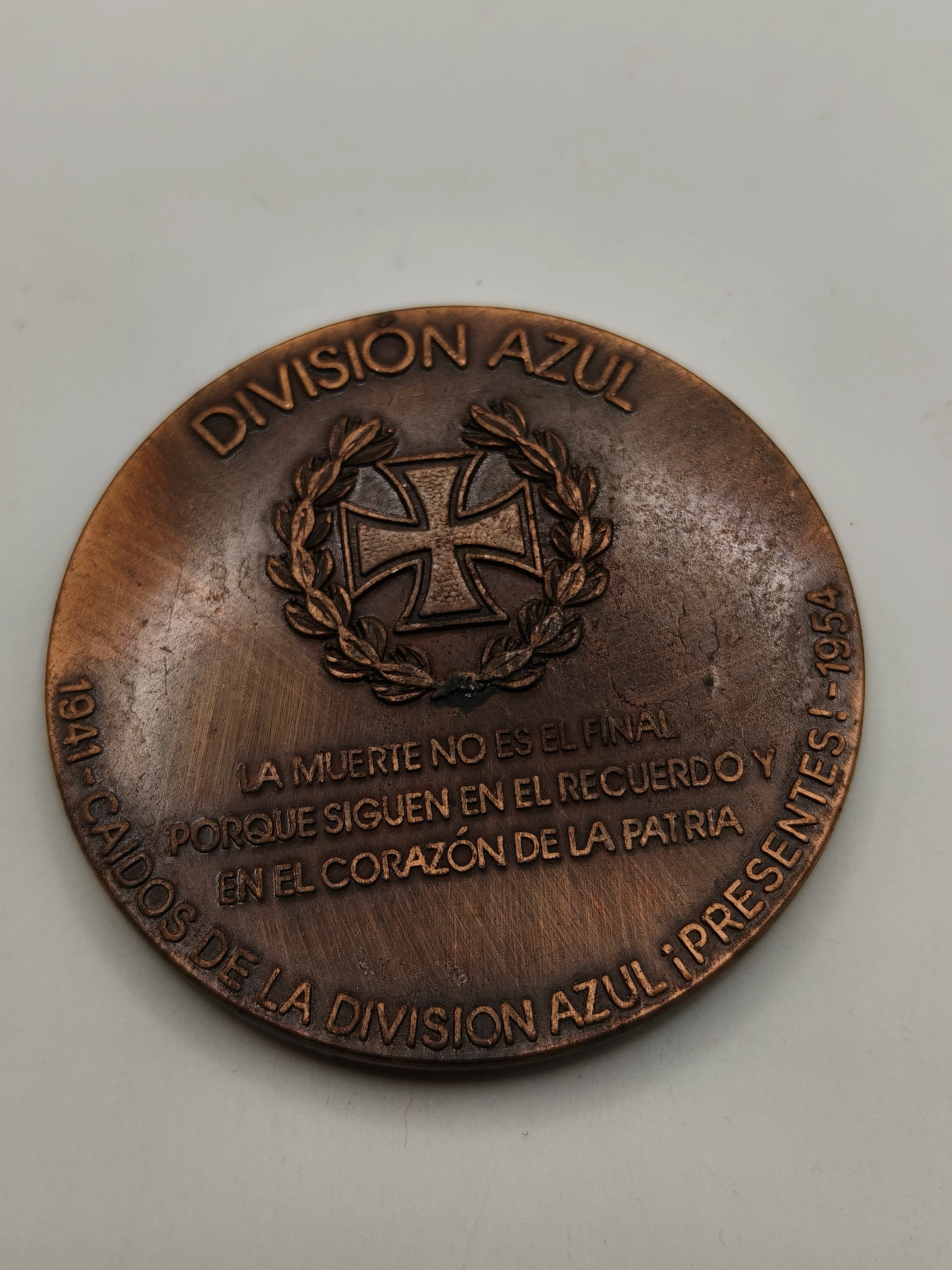Medalla divisi��n azul para sus ca��dos . Hermandad BLAU