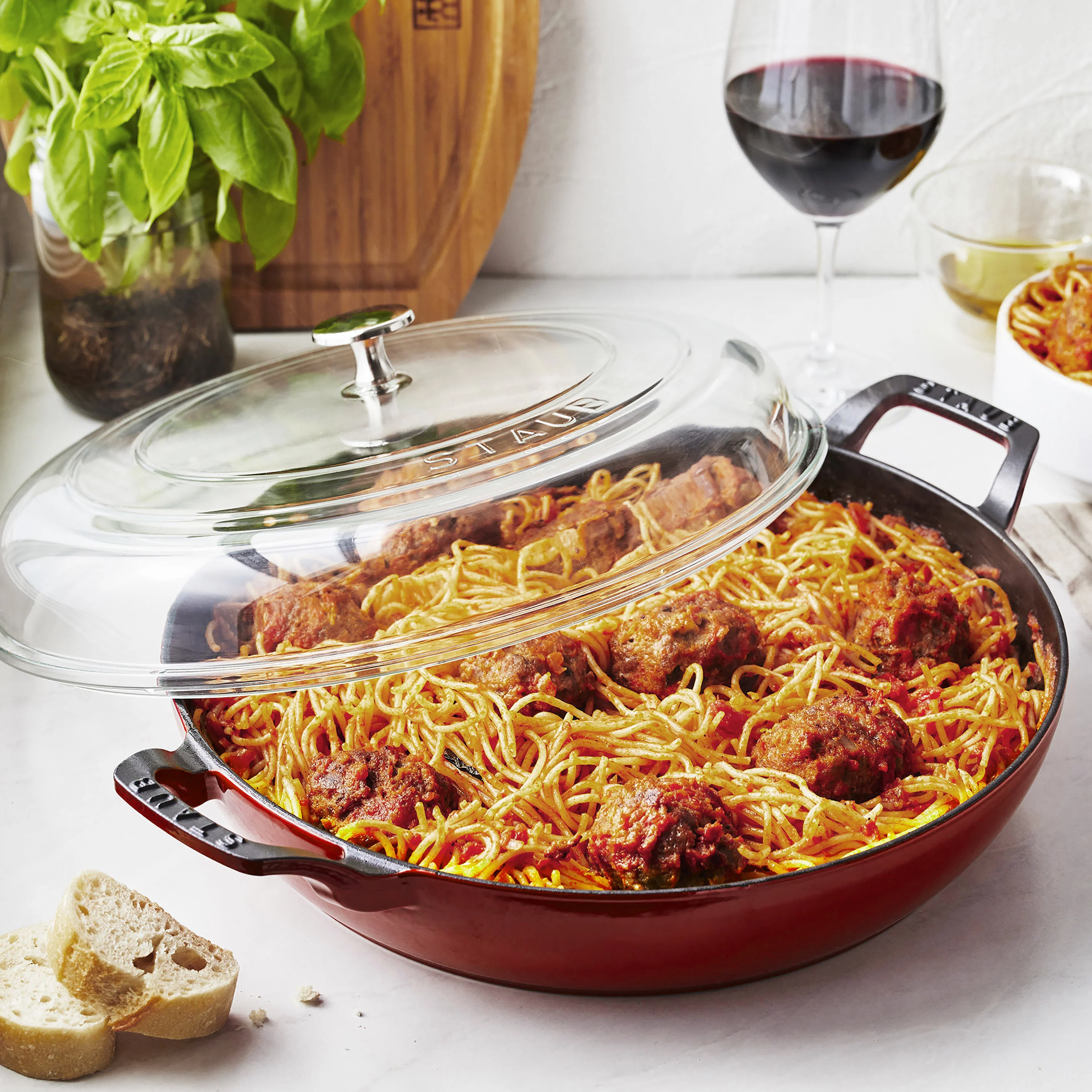 Staub – Brasiera color granato da 3,5 qt con coperchio in vetro