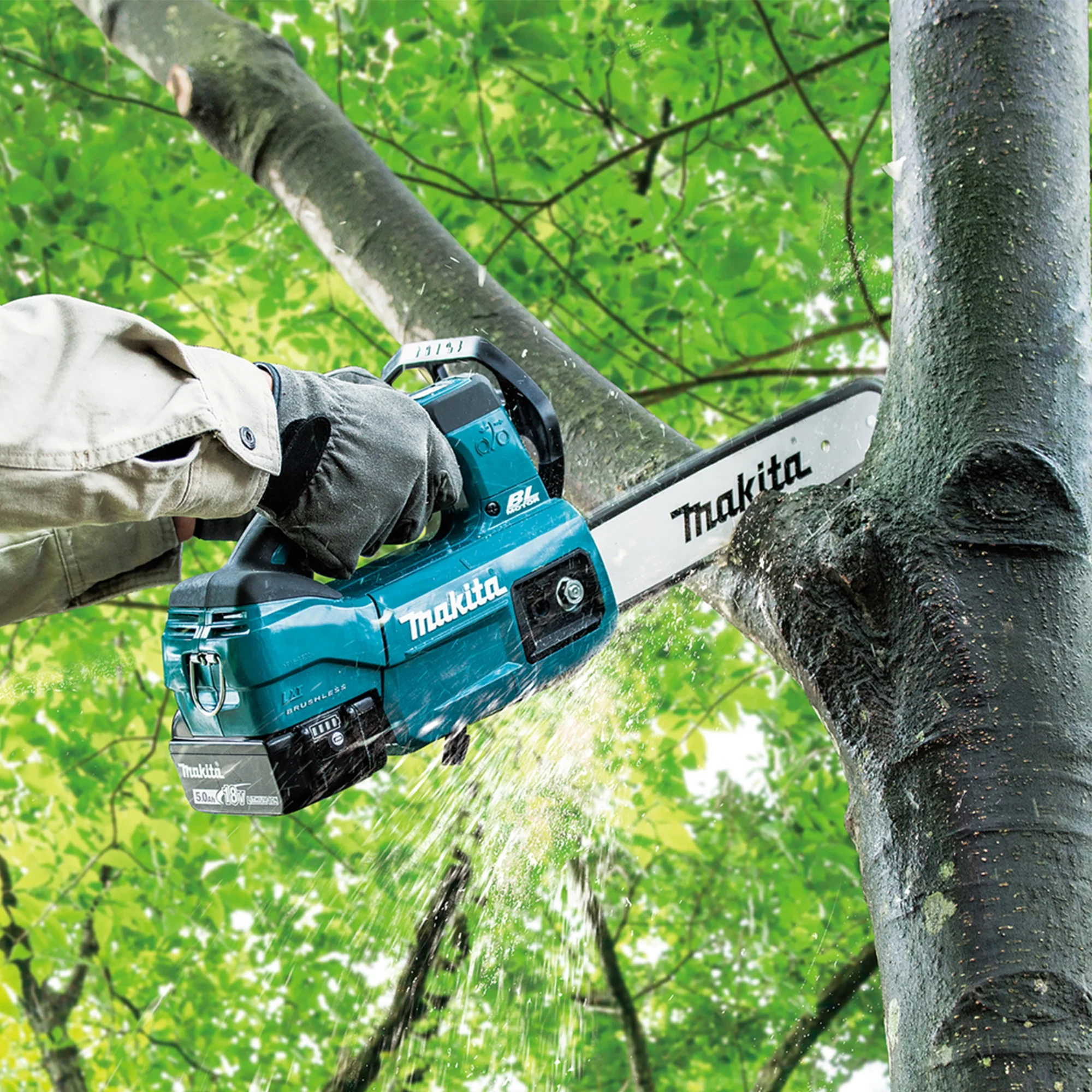 Motosega Makita DUC254Z 18V – Compatta, Senza Fili e Potente