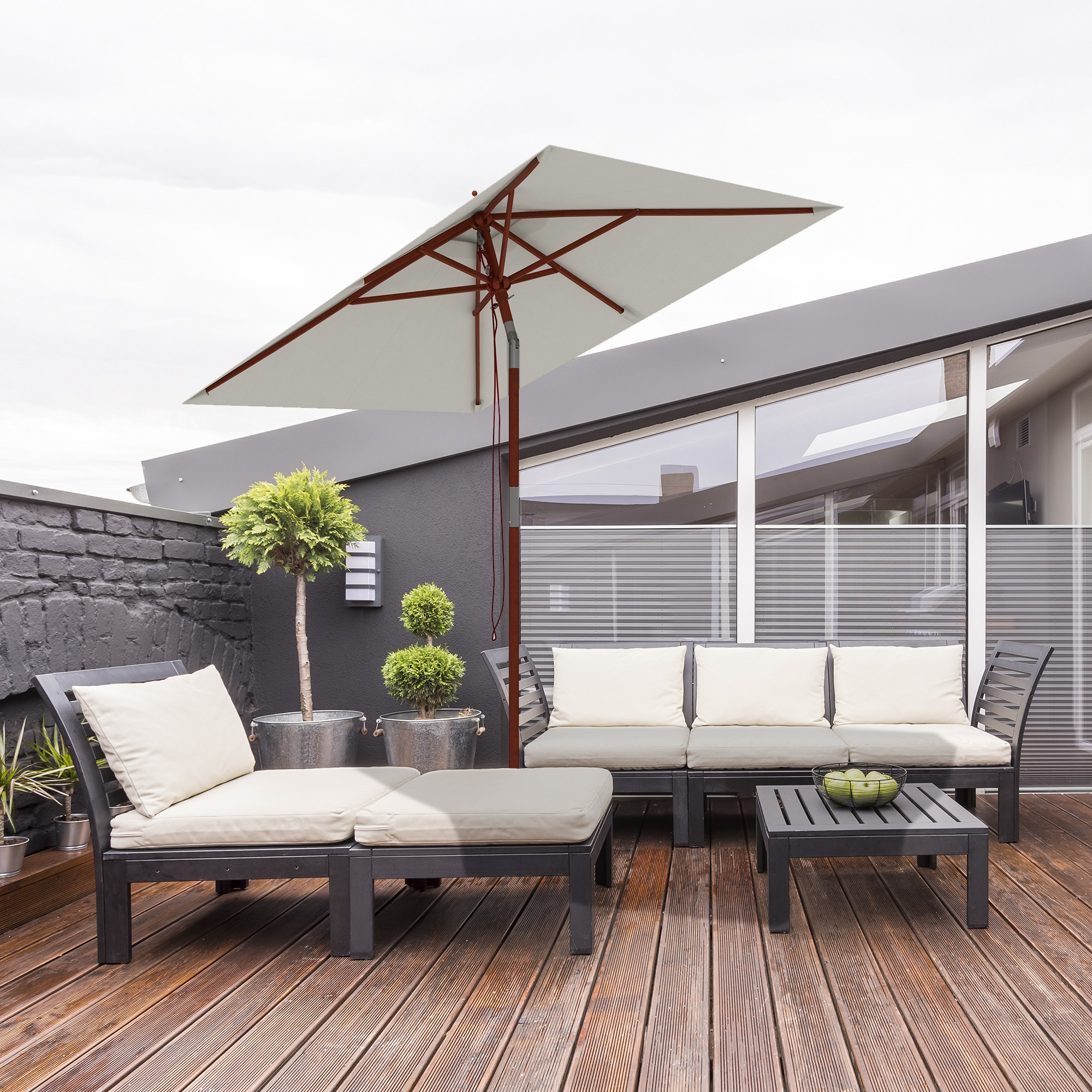 Outsunny Rechteckiger Neigbarer Sonnenschirm 2x1,5 m mit 6 Streben und Seilöffnung, aus Bambus und Polyester Beige