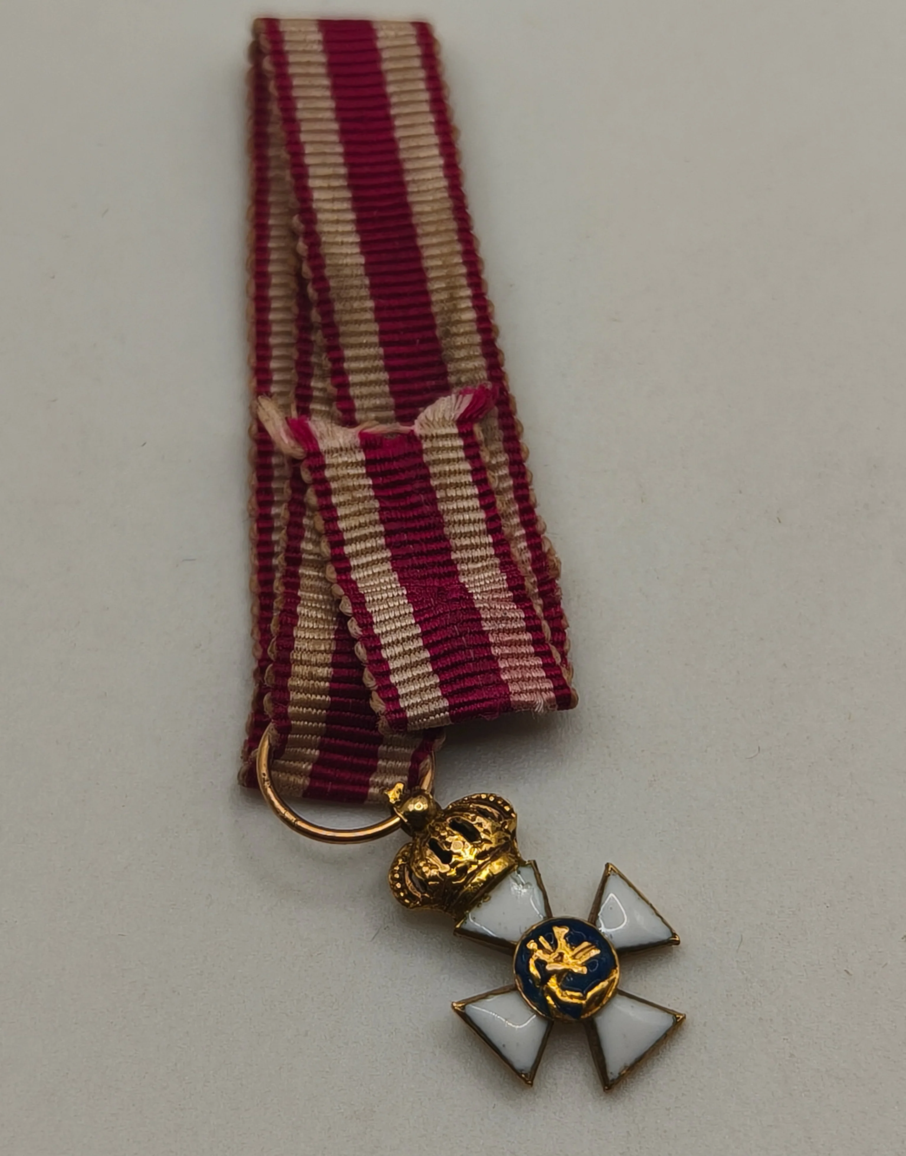 An San Hermenegildo Order Mini Medal made in gold. Ferdinand VII.