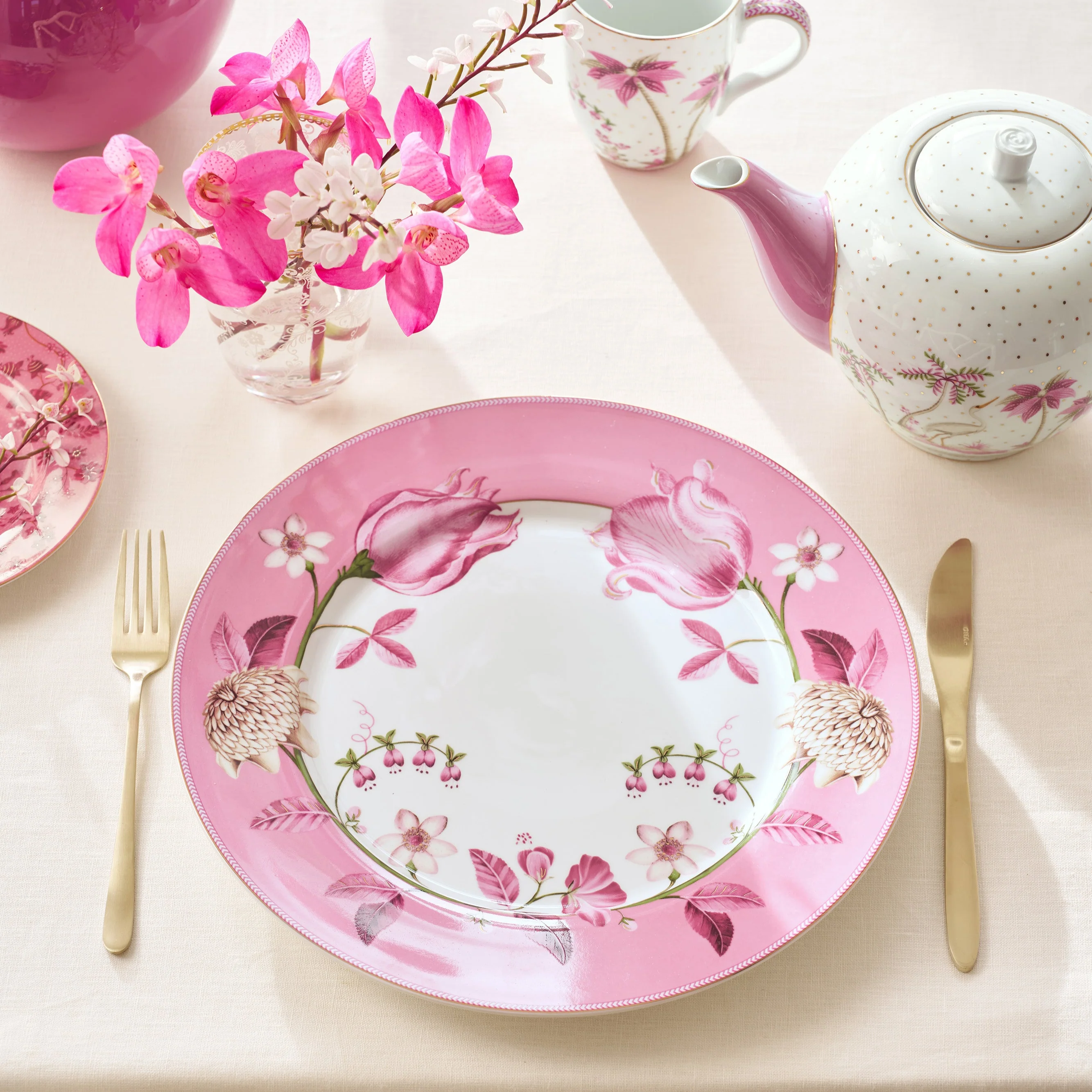 Plate Jolie Tulip Pink �C 32cm | Porcelain Tableware
