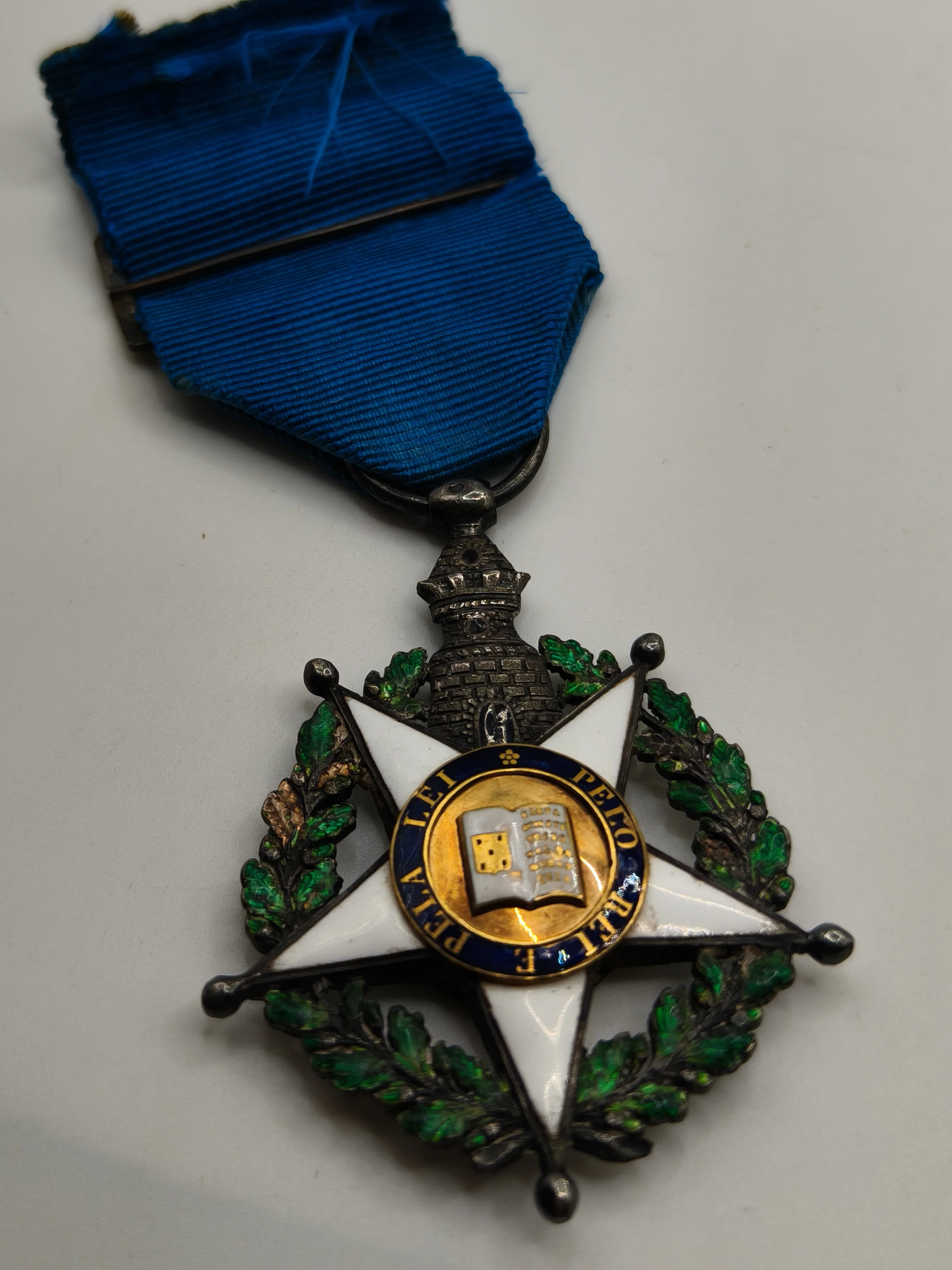 Medalla orden Torre y Espada Monarqu��a Portugal