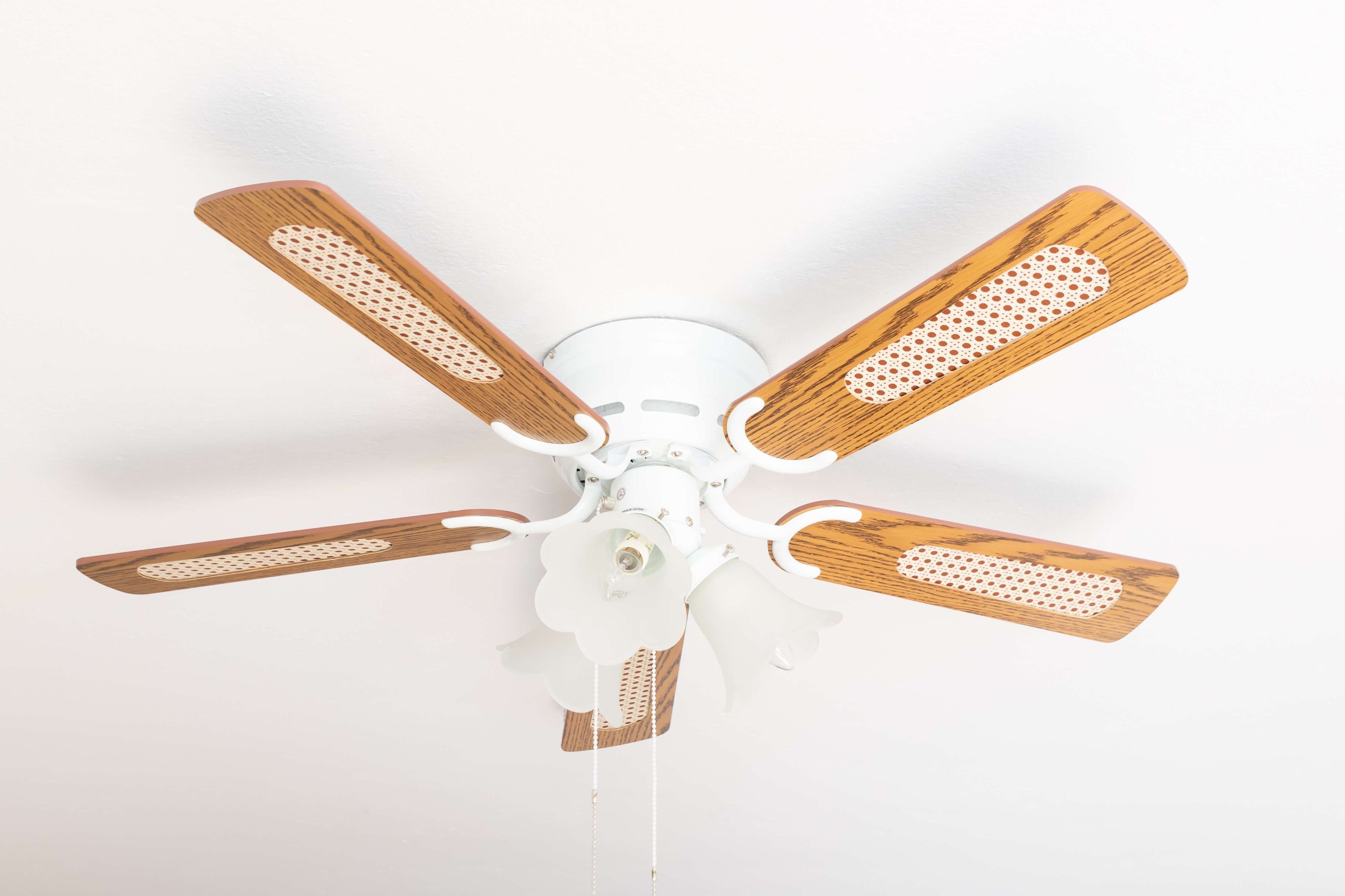 Deckenventilator Deckenventilator Kisa Deluxe WE Eiche / Walnuss mit Licht