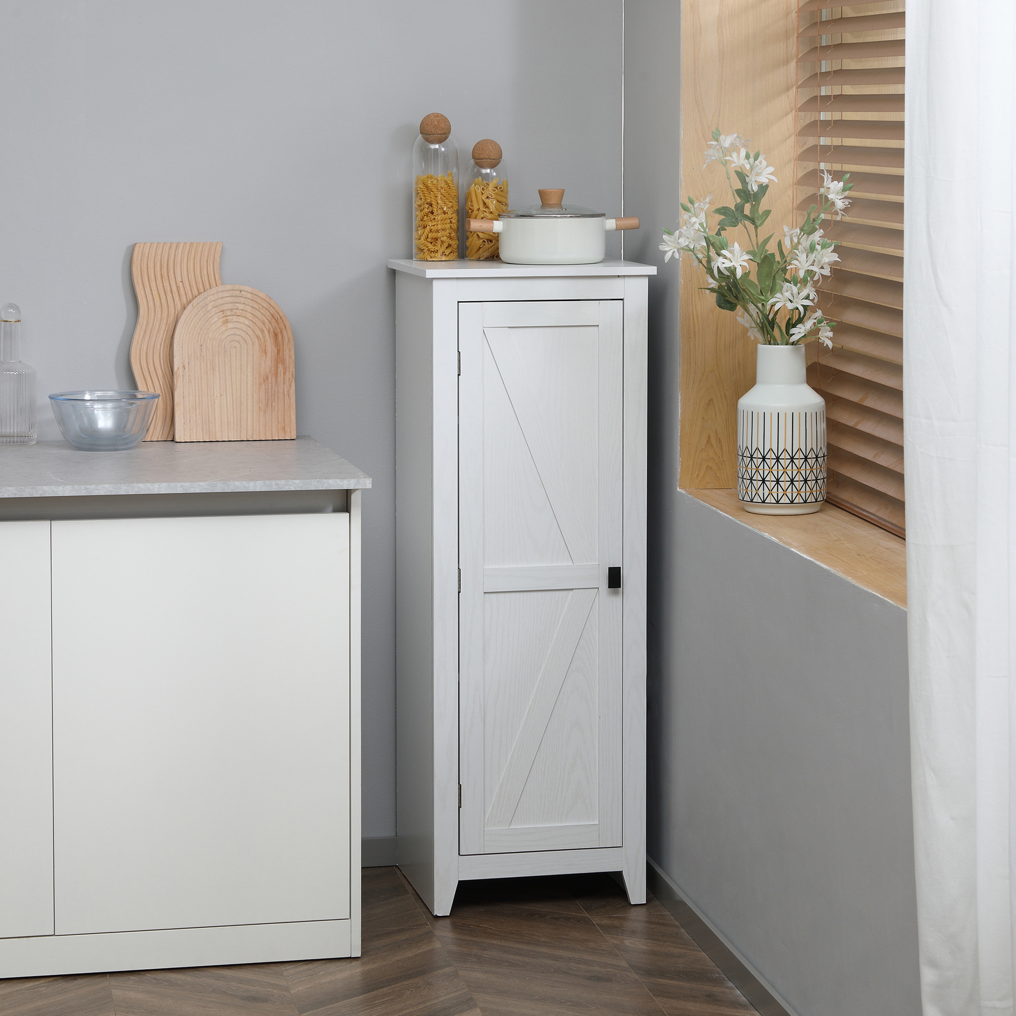 HOMCOM Schrank Buffetschrank Küchenschrank Aufbewahrungsschrank für Badezimmer Platzsparend im klassischen Stil mit 3 höhenverstellbaren Regalen - Höhe 120 cm in Weißem Holz