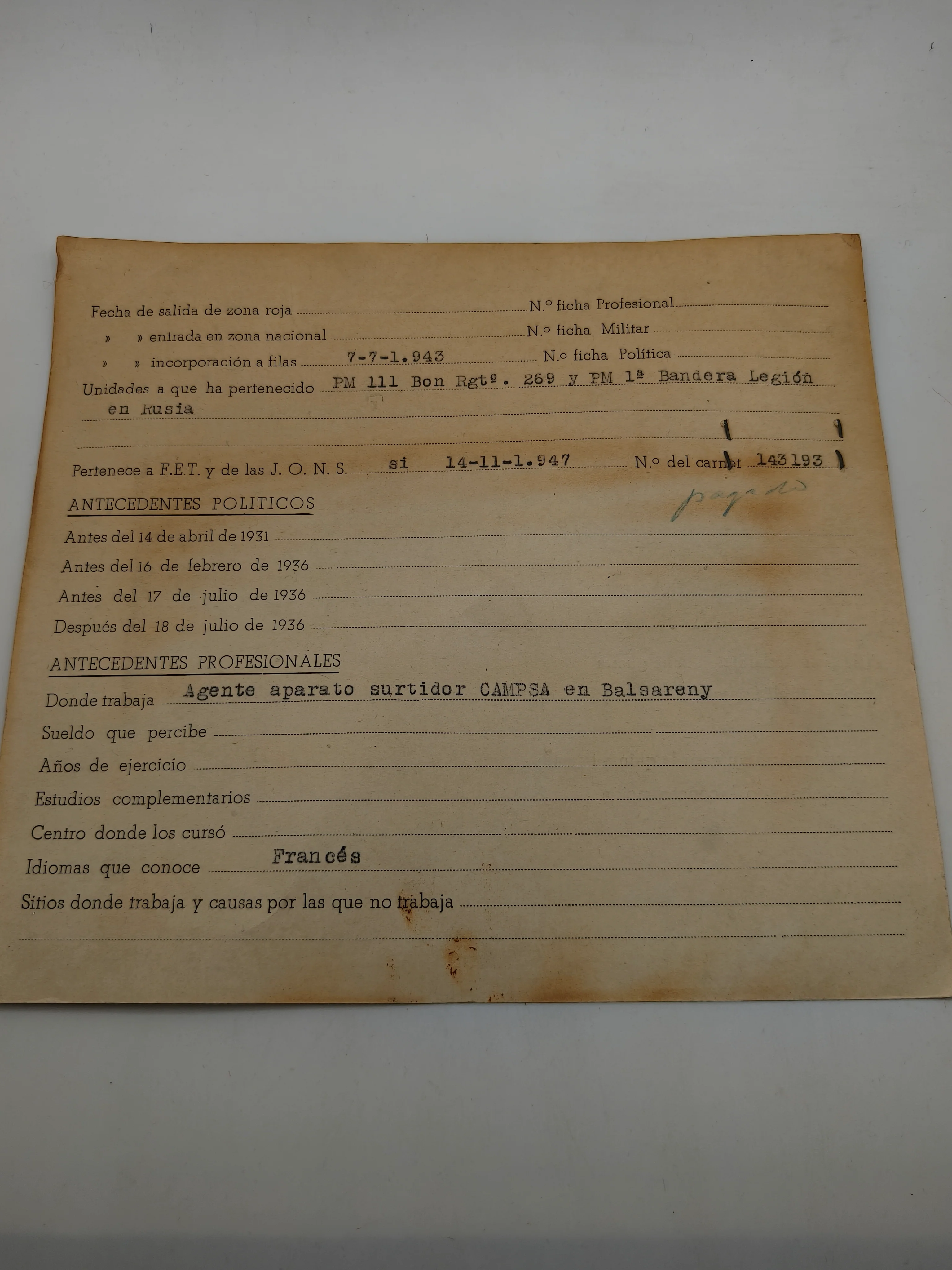 Medalla anti bolchevique con documento divisi��n azul. IIWW