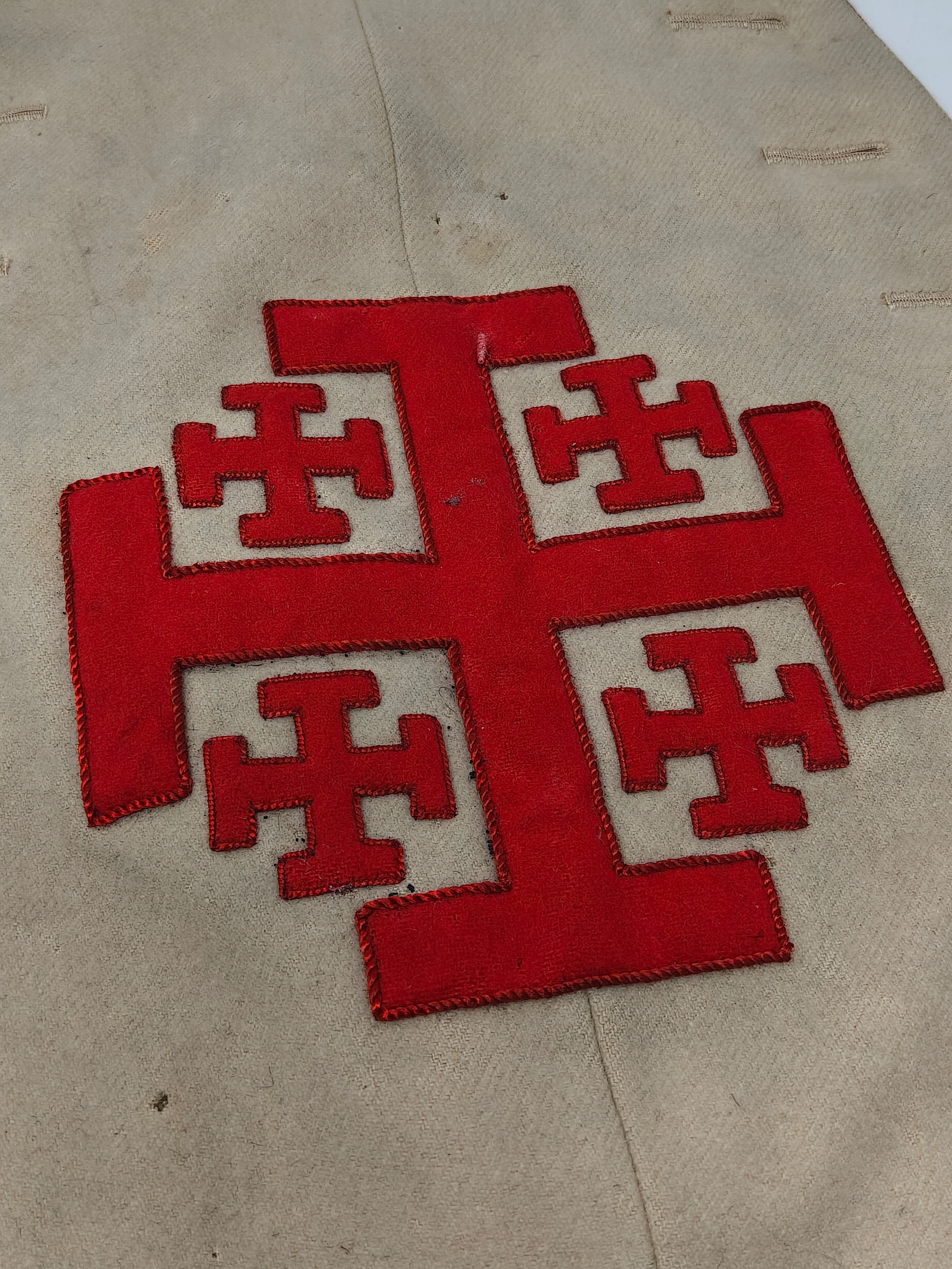 Bordado uniforme orden Santo Sepulcro Esp