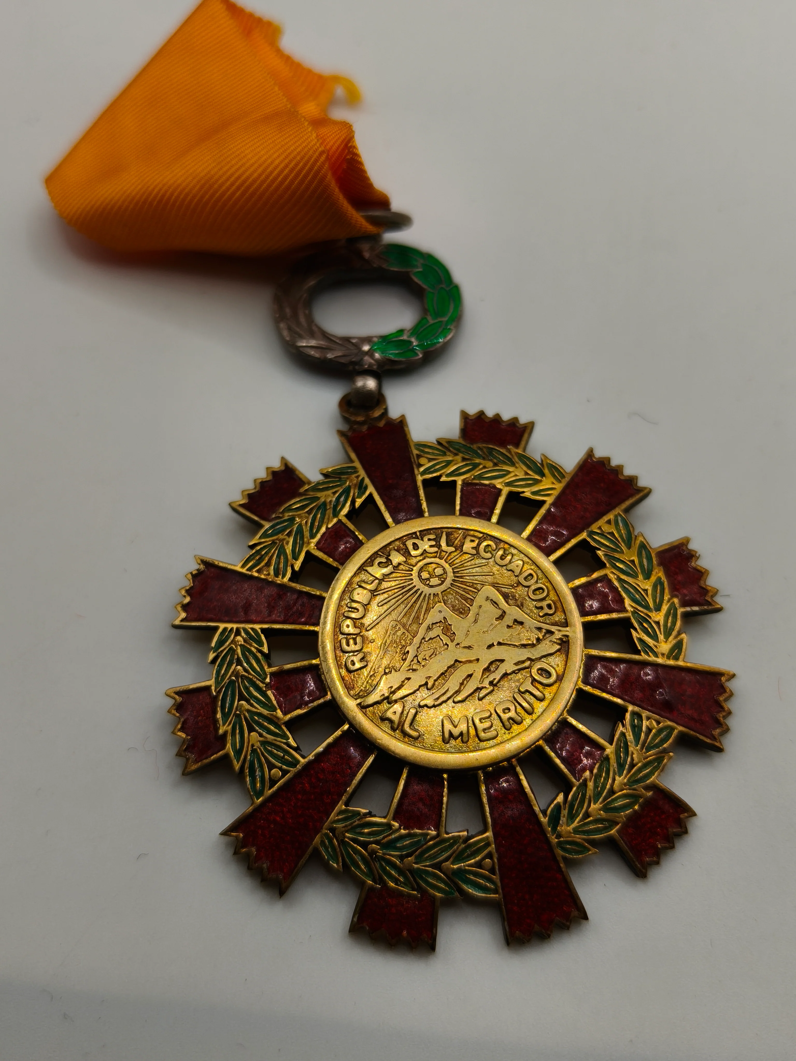 Medalla orden M��rito de Peru