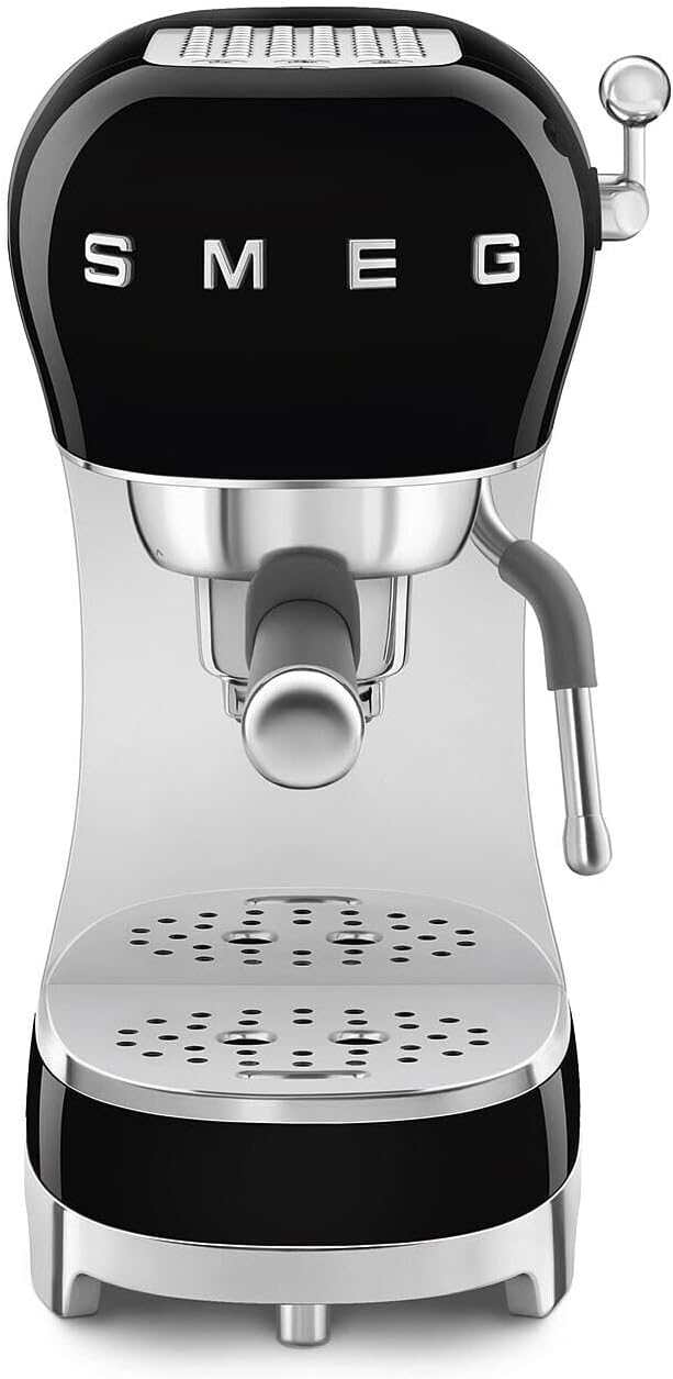Smeg, Macchina da Caffè Espresso Manuale ECF02BLEU, Made in Italy, Cappuccino System, Thermoblock, Tazze Grandi e Funzione Caffè Doppio, Made in Italy, Dimensioni Compatte, 1350W, Nero