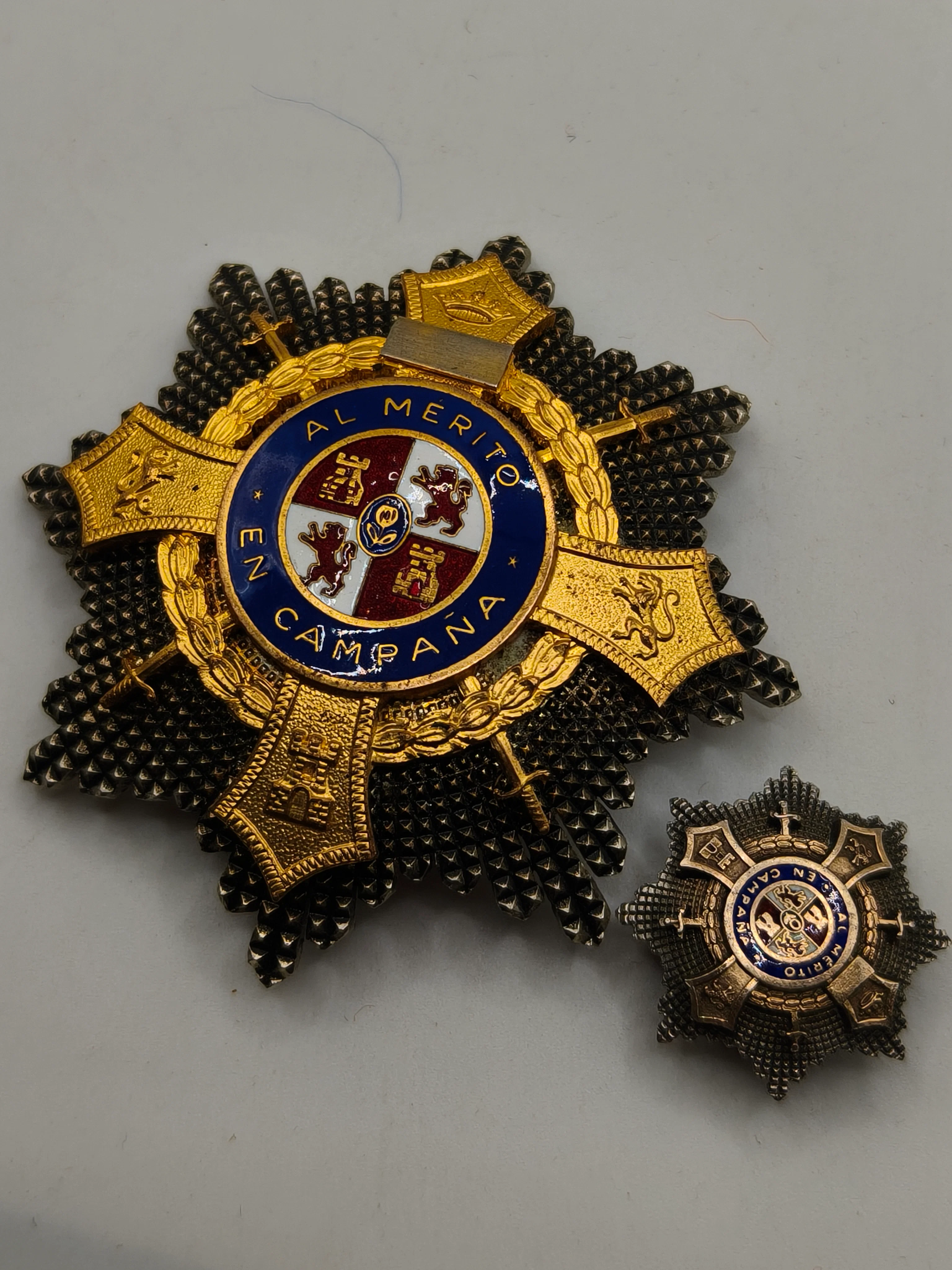 Cruz de guerra Modelo leones rojos. Guerra civil espa?ola