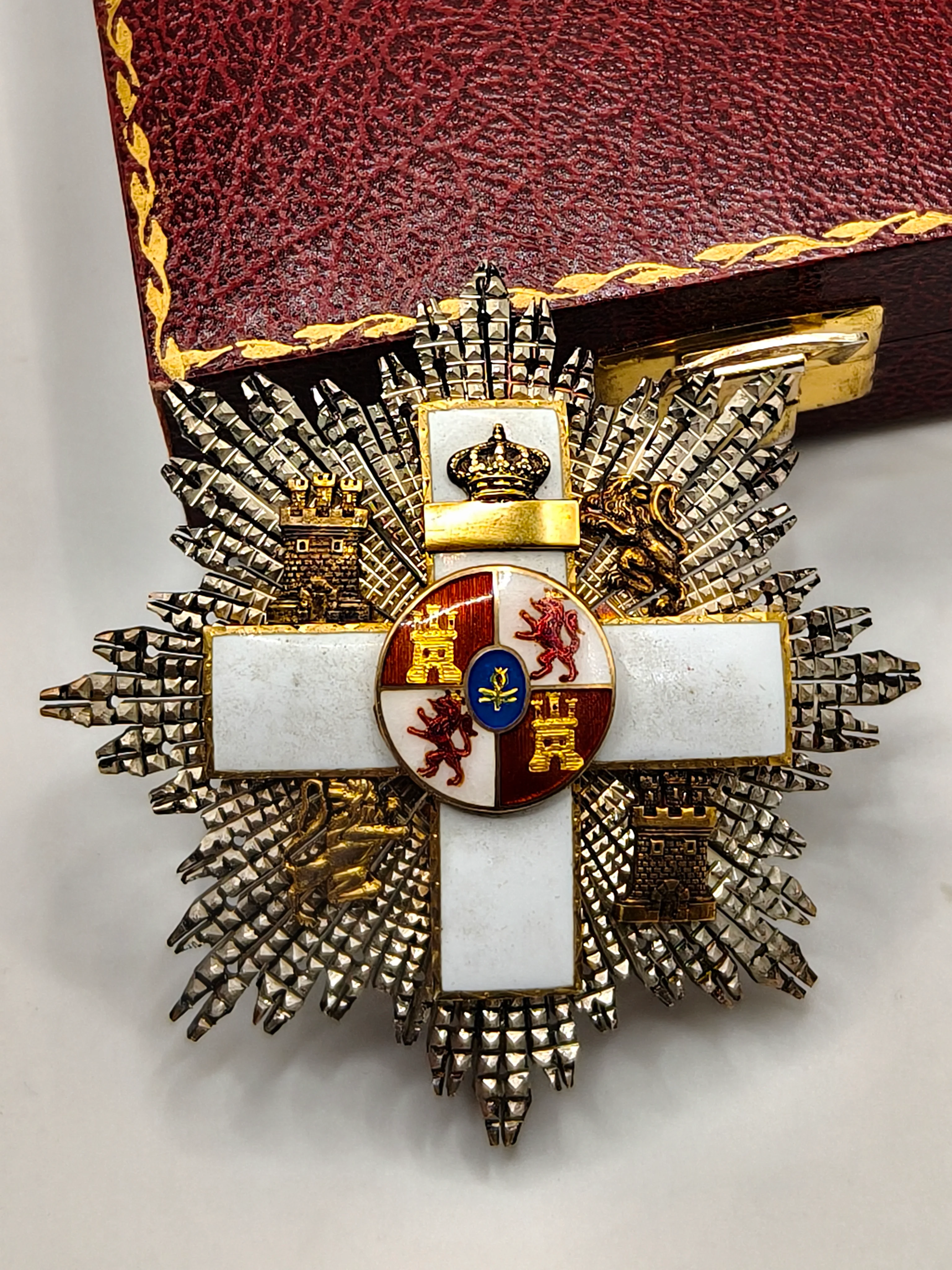 White Merit order Grand Cross. Oficial Spanish Army.