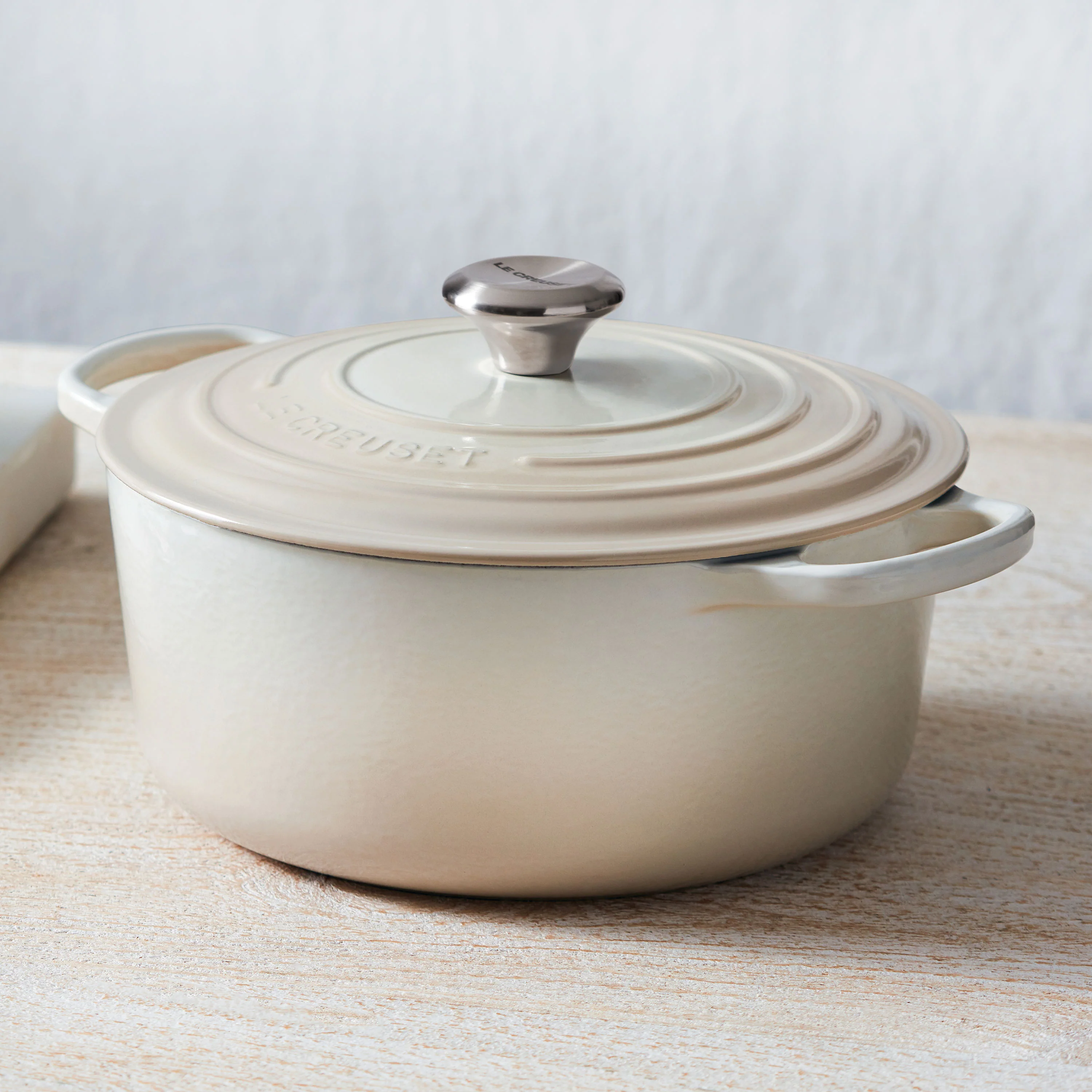 Le Creuset Signature – Forno Olandese Rotondo in Ghisa Smaltata da 3,5 qt, colore Meringue
