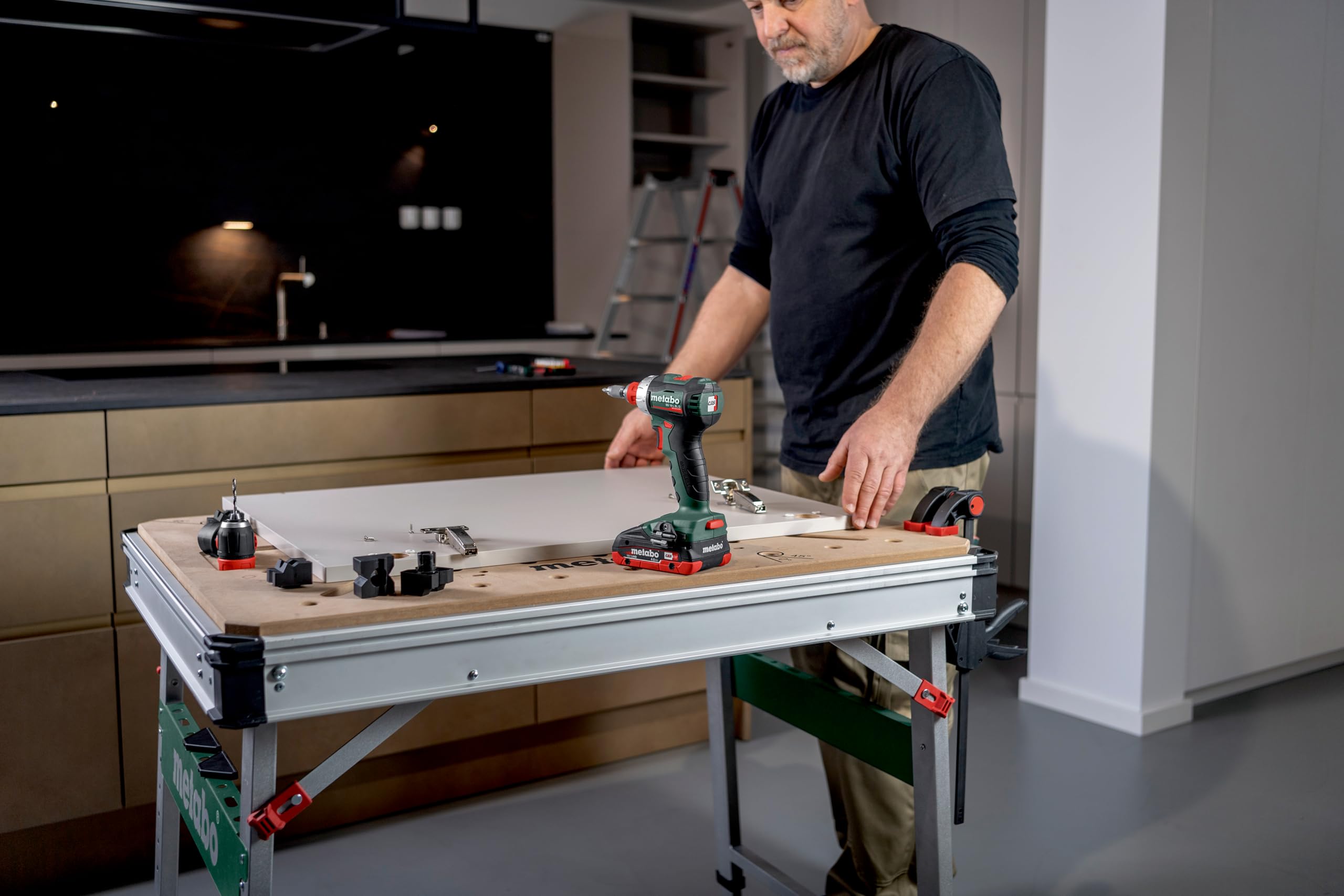 metabo Multifunktionstisch MWB 100 klappbare Werkbank und Montagetisch für Werkstatt und Garage