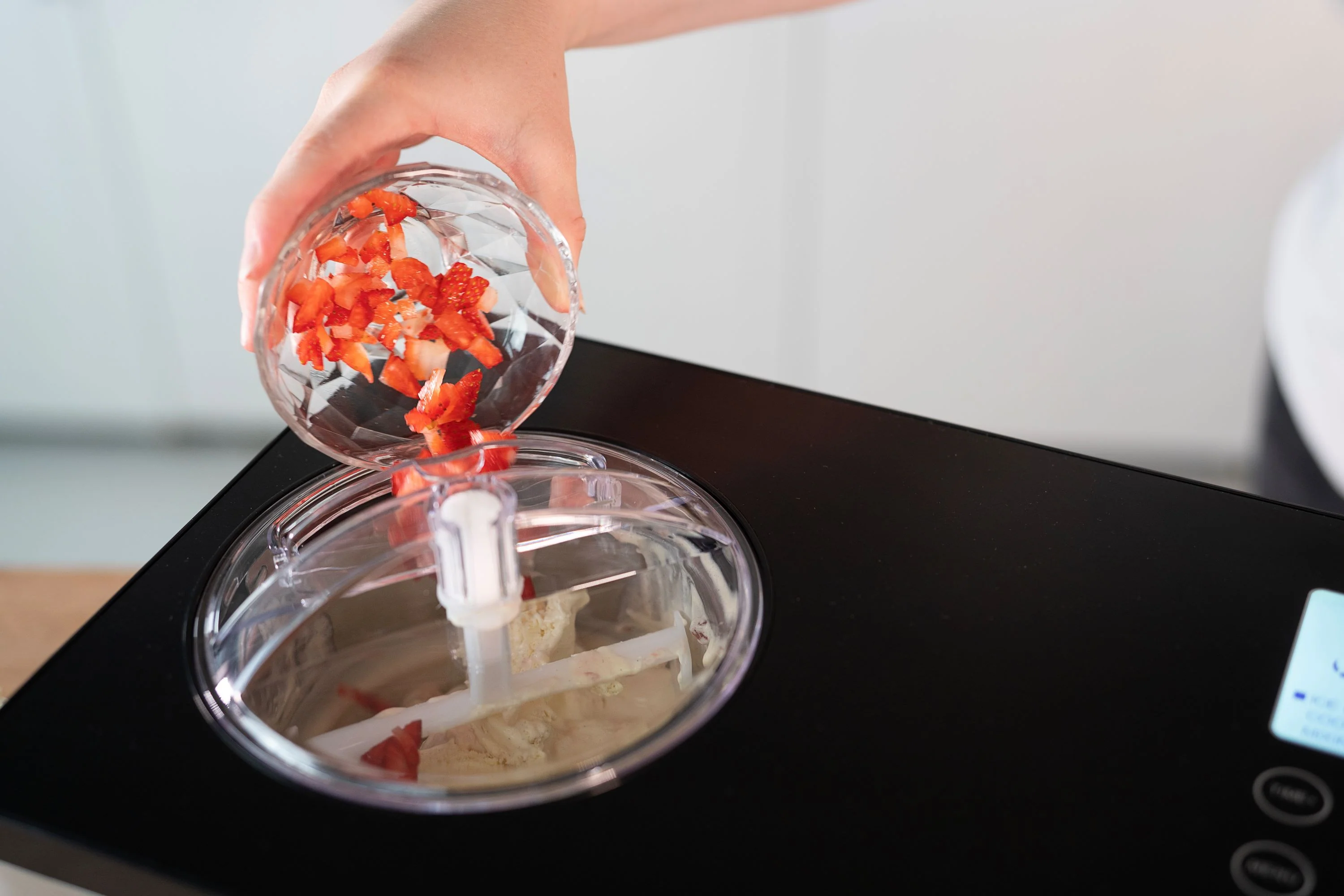 2025 Macchina per gelato Gusto – Capacità 2 litri con compressore integrato