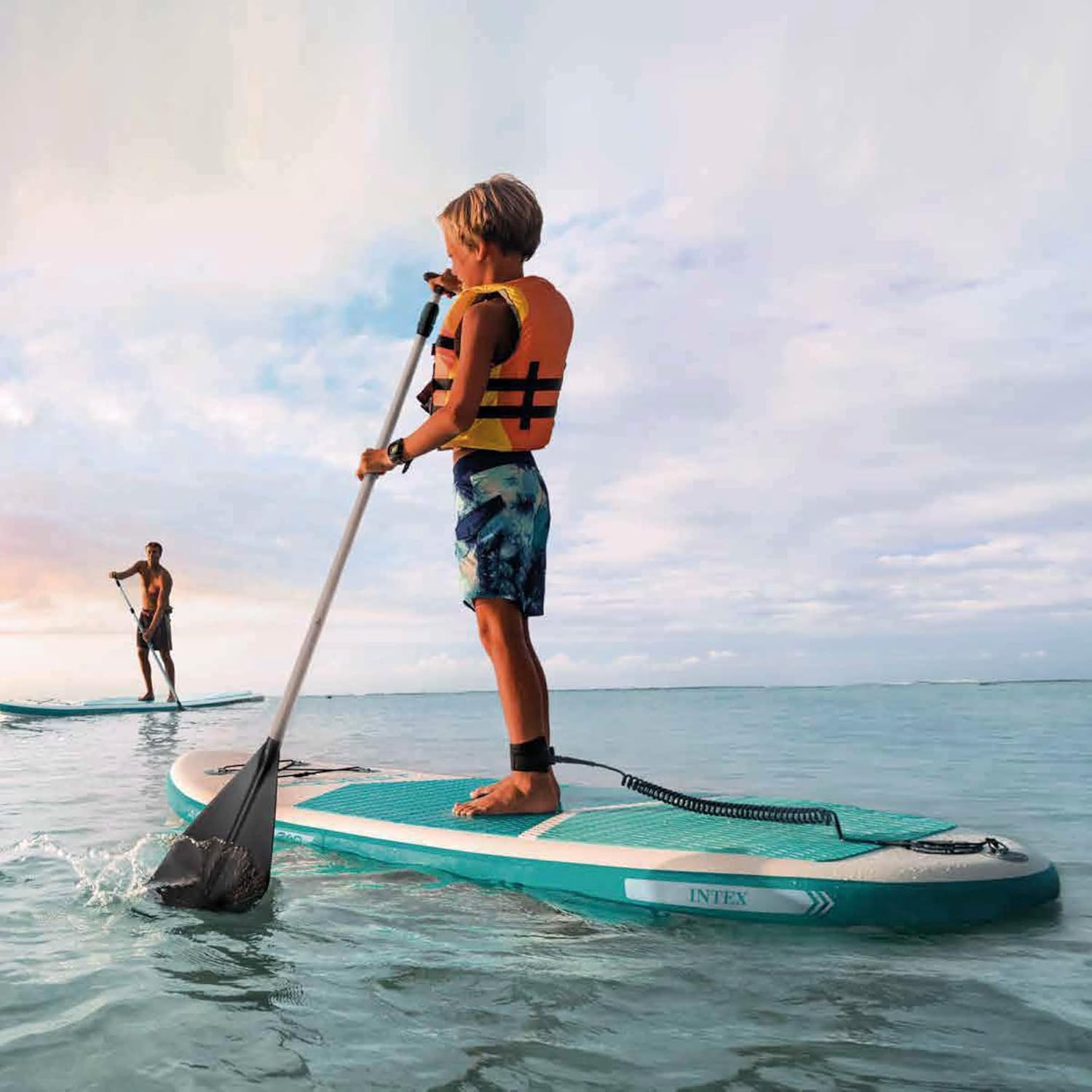 Intex 68241NP - Aqua Quest 240 SUP Gonfiabile, con Pompa Manuale e Remo da 216 cm, PVC, Multicolore, 244x76x13 cm