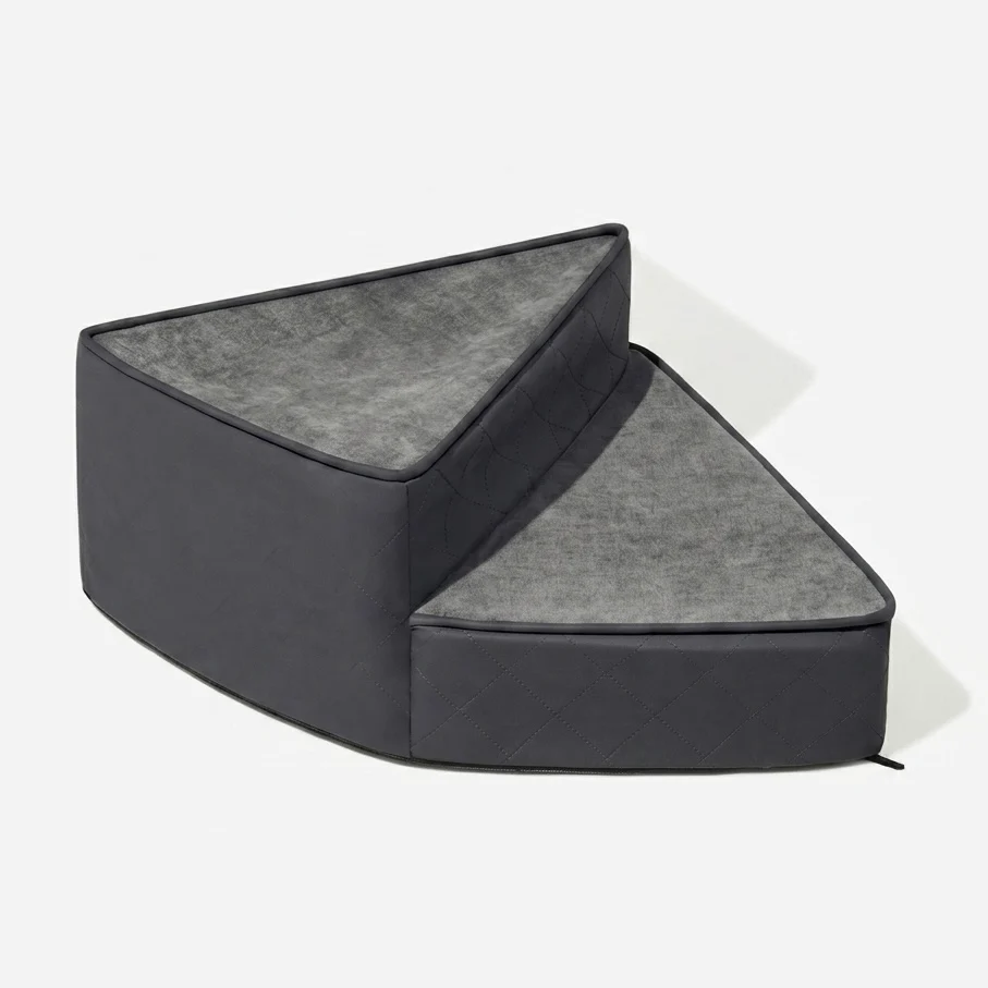 Spiral Dog Stairs �C Water-Repellent Faux Leather & Joint-Friendly Sponge