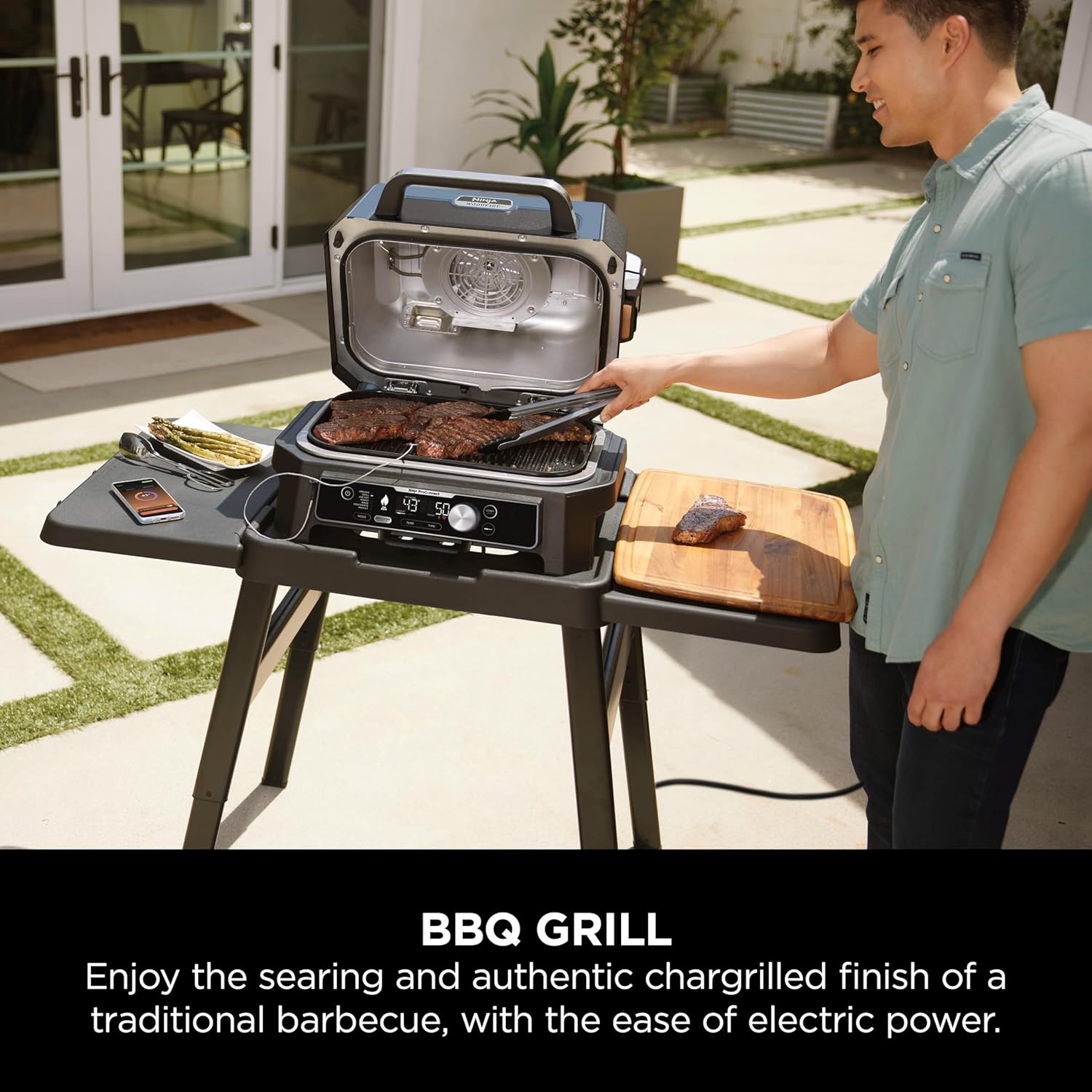 Ninja Woodfire Pro Connect XL Elektrischer Grill und Smoker mit App-Steuerung, digitaler Sonde, großer 7-in-1 Outdoor Grill und Luftfritteuse mit Woodfire Pellets